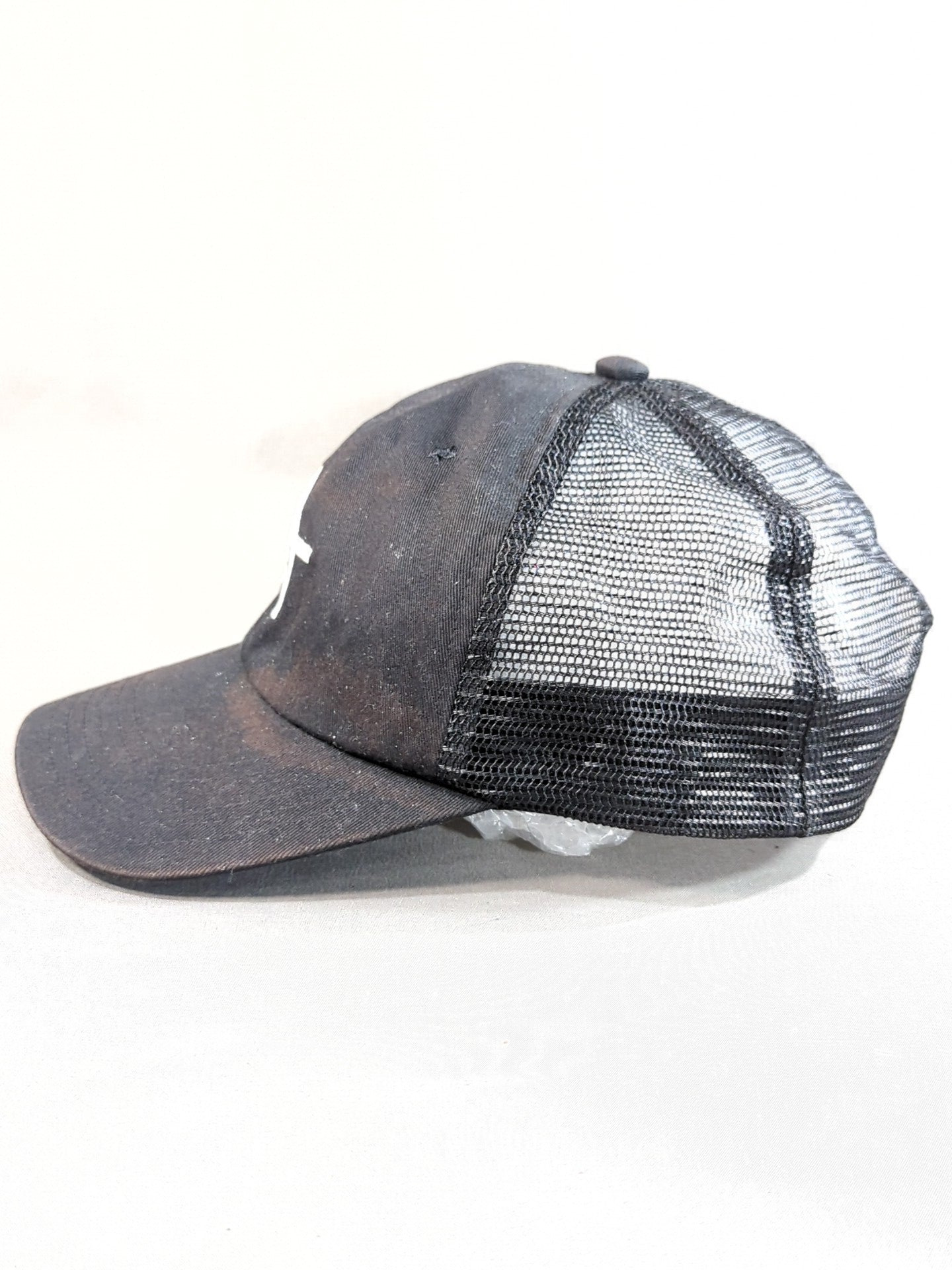 STARDOM Logo Mesh Caps (2) (Black× White)