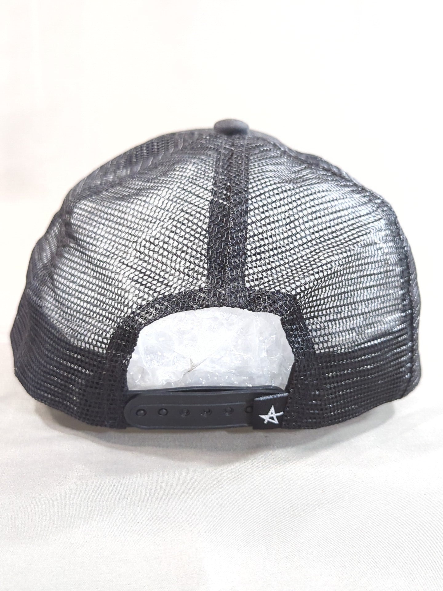 STARDOM Logo Mesh Caps (2) (Black× White)