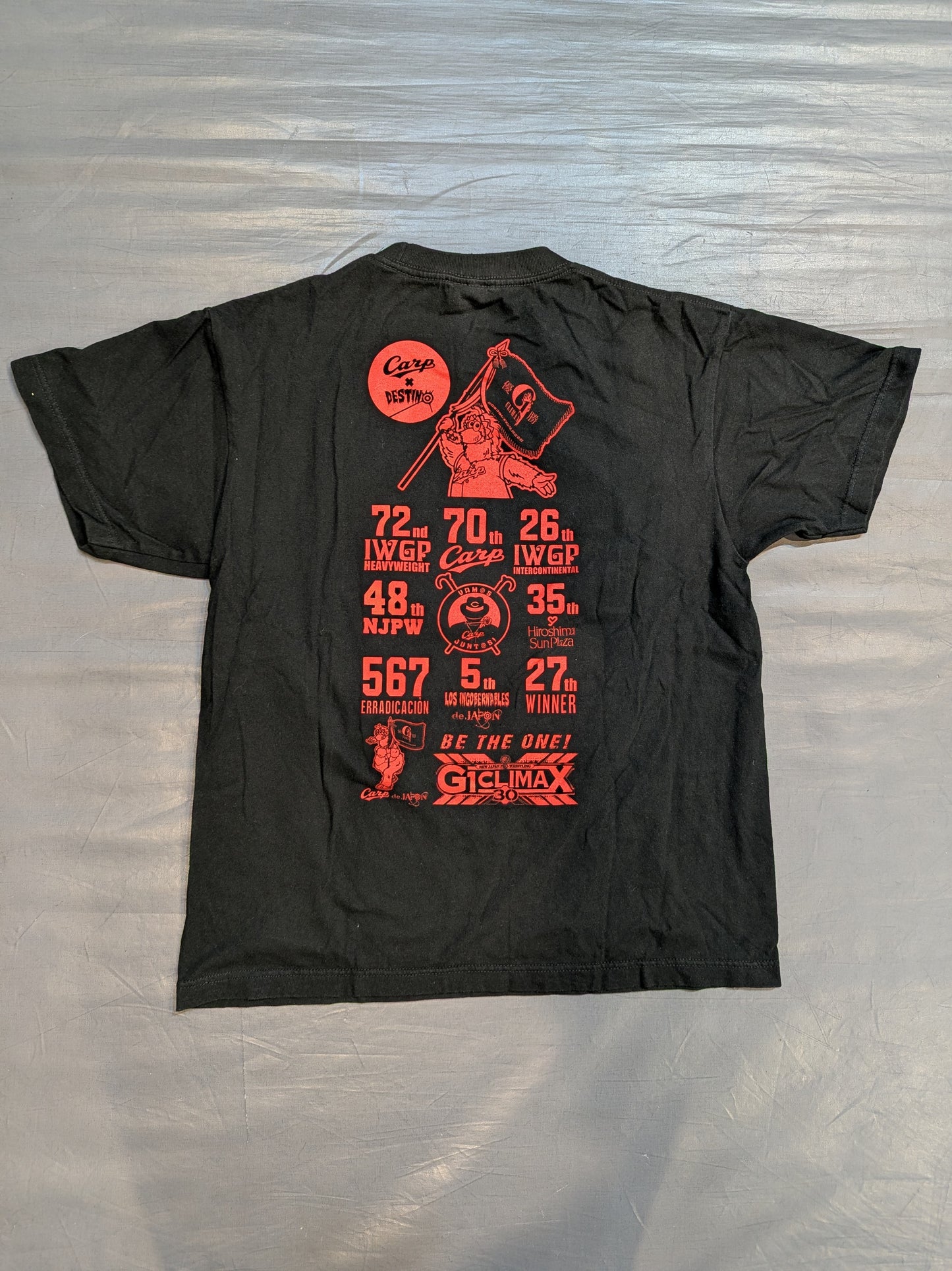 Hiroshima Toyo Carp × Tetsuya Naito "2C7072265" Collaboration T-Shirt (Black)
