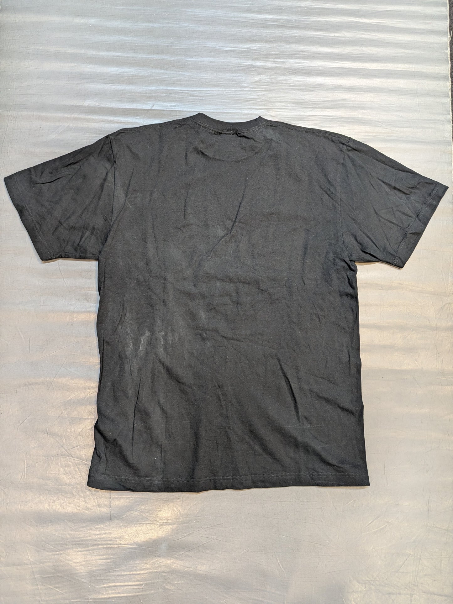 ザック・セイバーJr.「THE FRONT MAN」Tシャツ(ブラック)