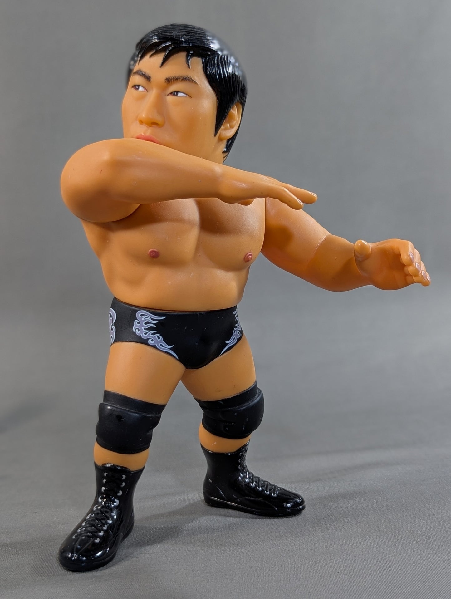 Kenta Kobashi  (black pants)