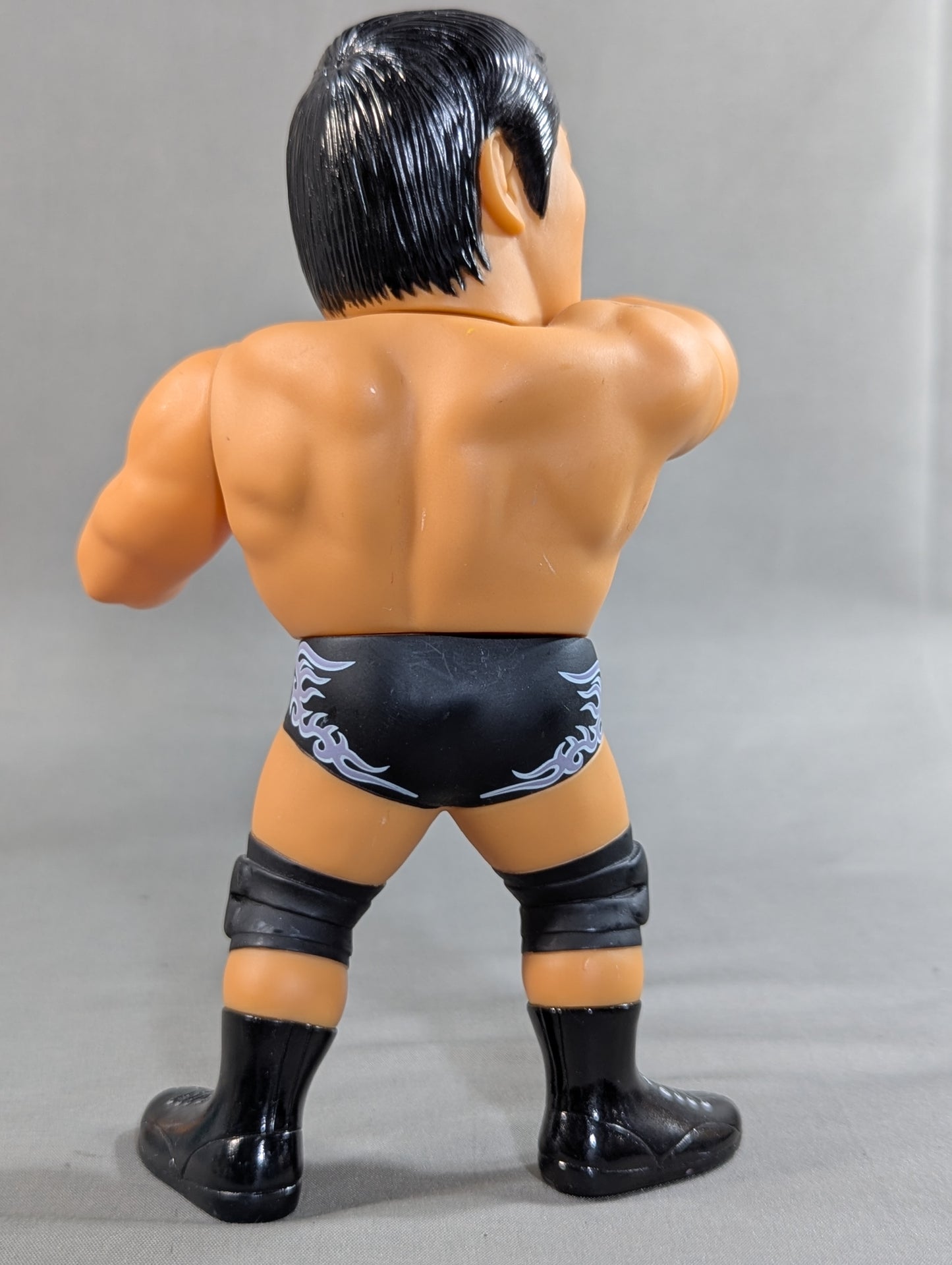 Kenta Kobashi  (black pants)