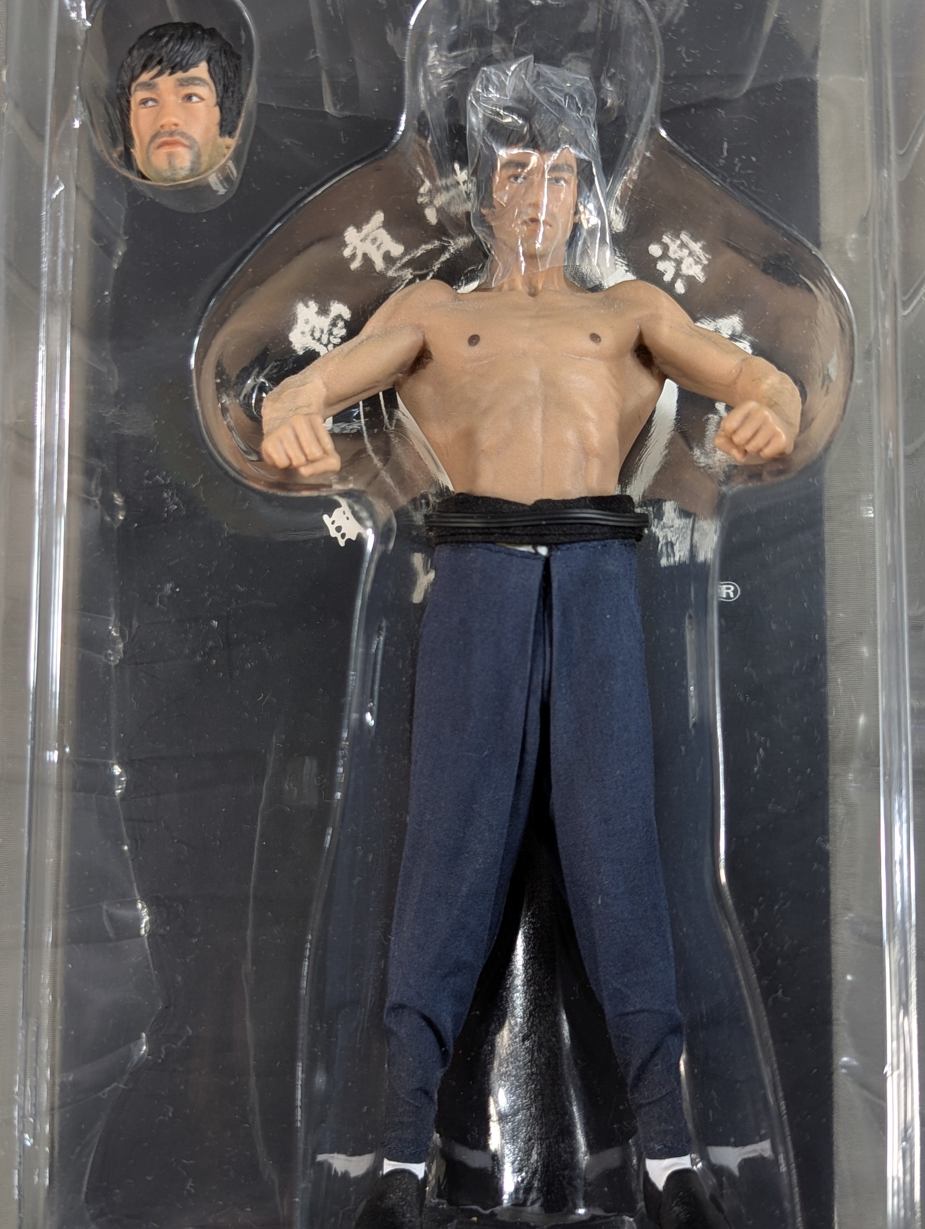 STORM COLLECTIBLES ブルース・リー 1/12 プレミアムフィギュア – 闘道館