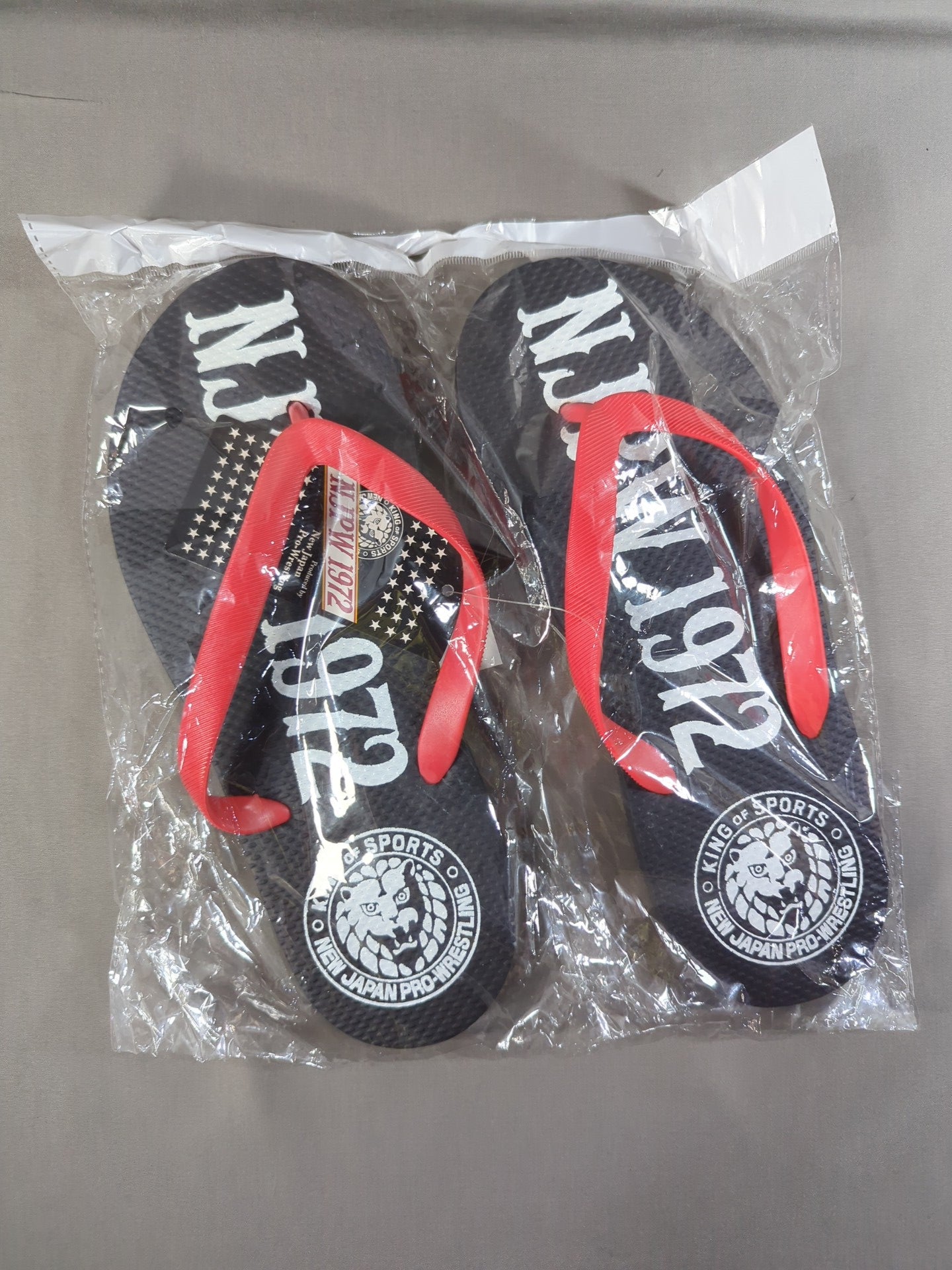 ★ New Japan Pro Wrestling × Shimamura ★ Lion Mark  Flip-Flops