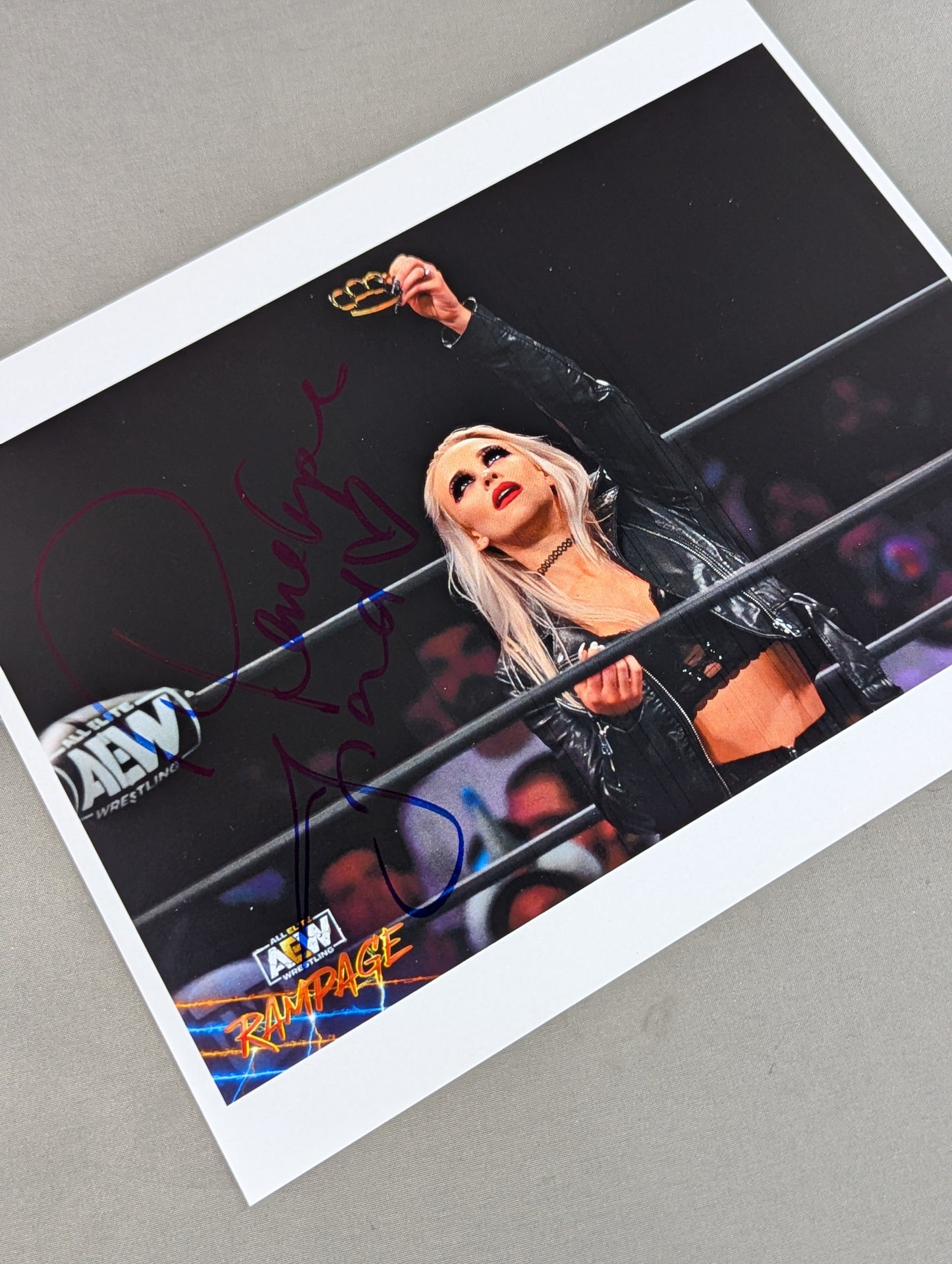 Penélope Ford hand signed autograph  Pro-Photo ①