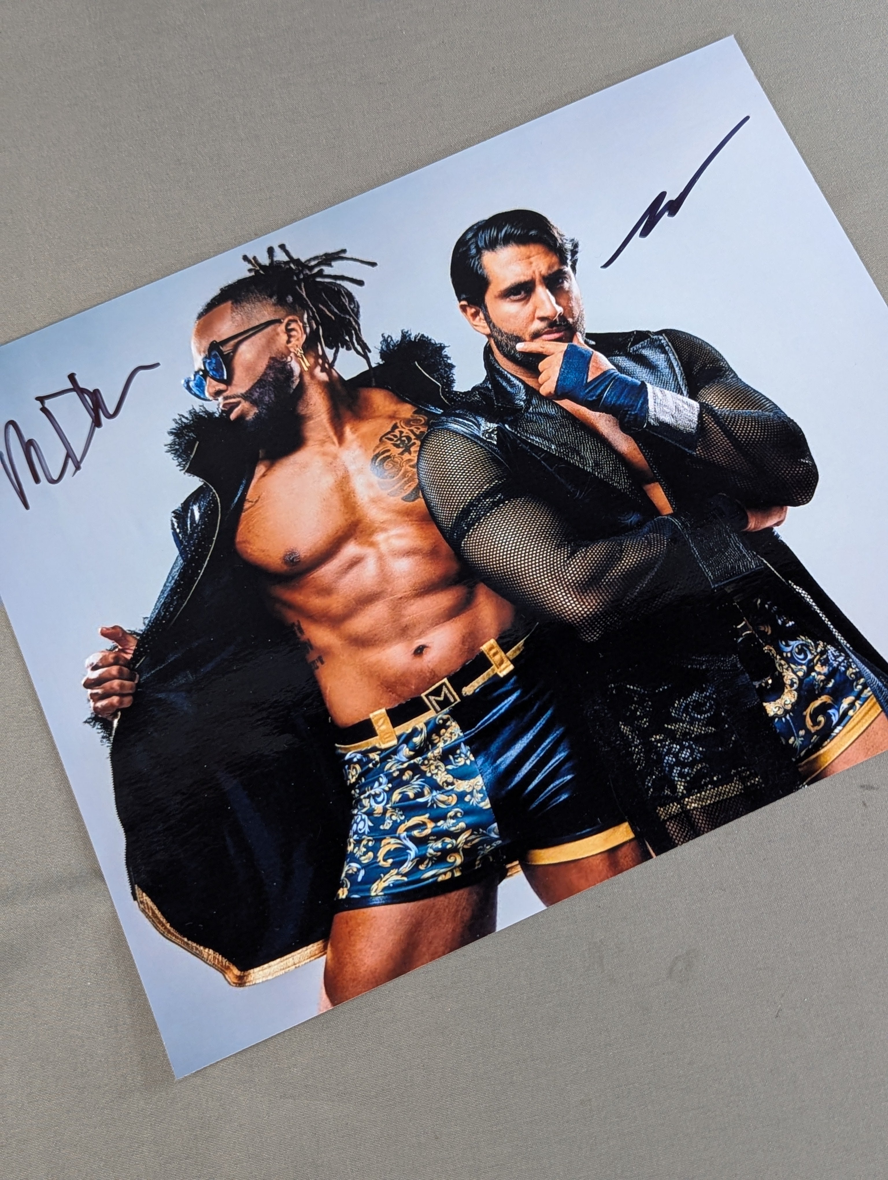 MxM Collection マンスール&メイソン 直筆Wサイン入り ポートレート①