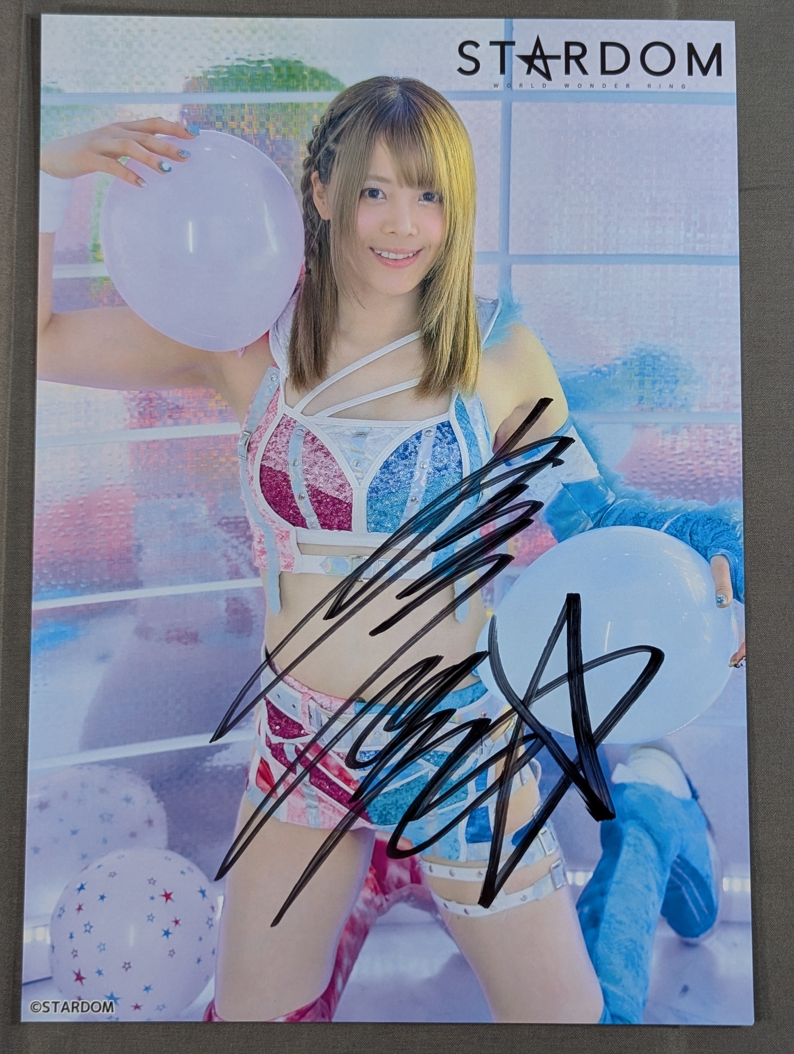 岩谷麻優 直筆サイン入り スターダムポートレート(W-6) – 闘道館