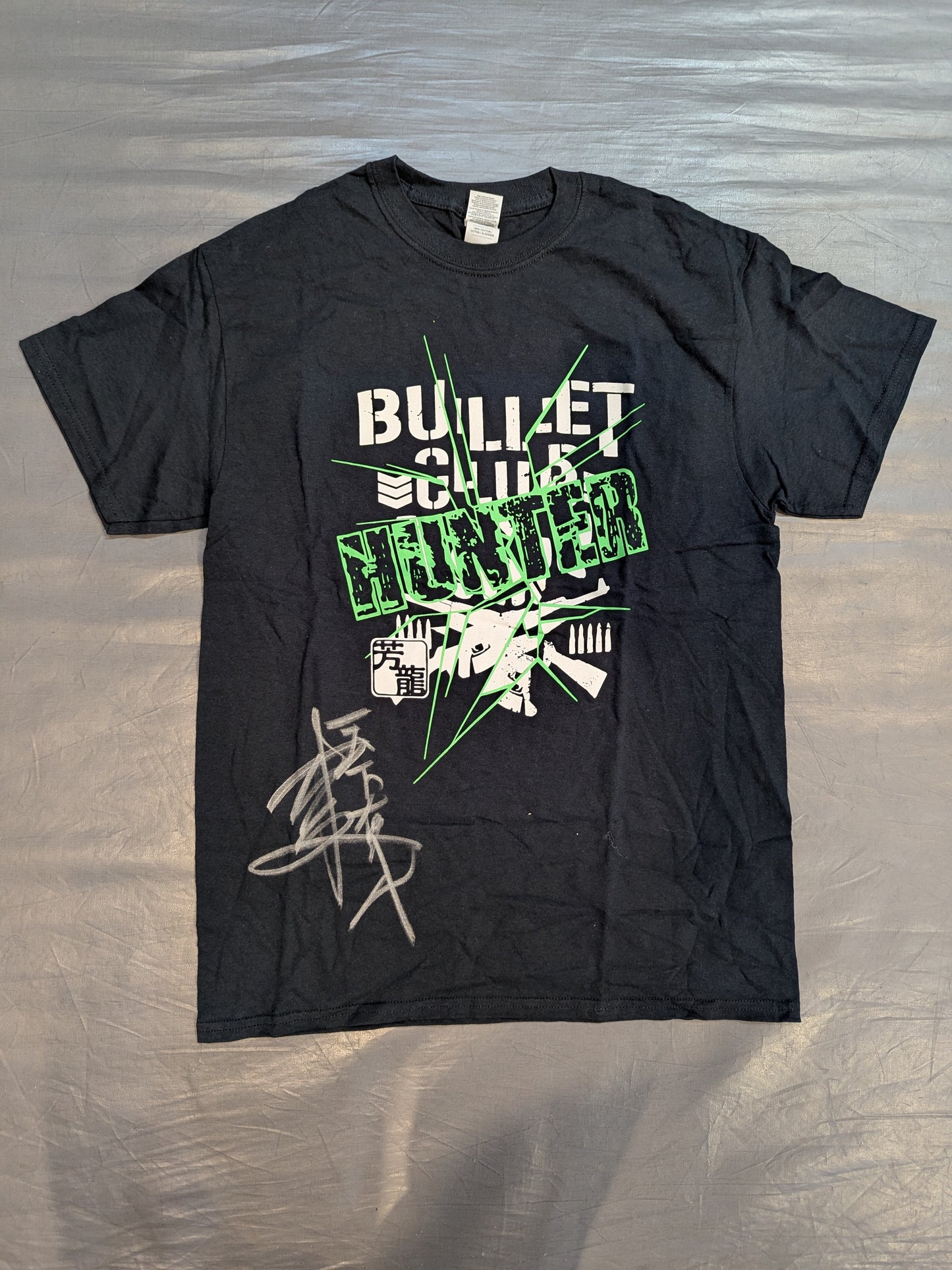 【hand signed autograph】Yoshitatsu "BULLET CLUB HUNTER" T-shirt (Black)