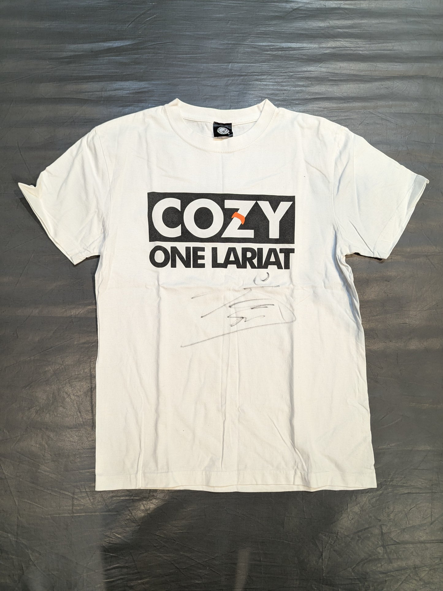 【直筆サイン入り】小島聡「COZY IS BACK」Tシャツ