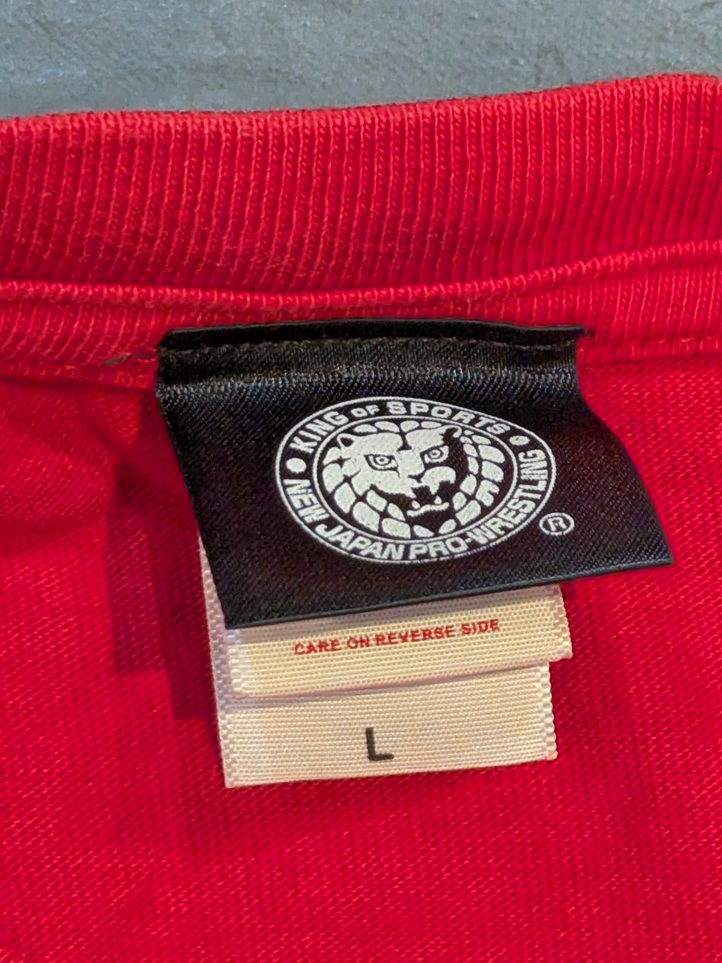 Hiroshima Toyo Carp ×Tetsuya Naito "VAMOS JUNTOS!" T-shirt (red)