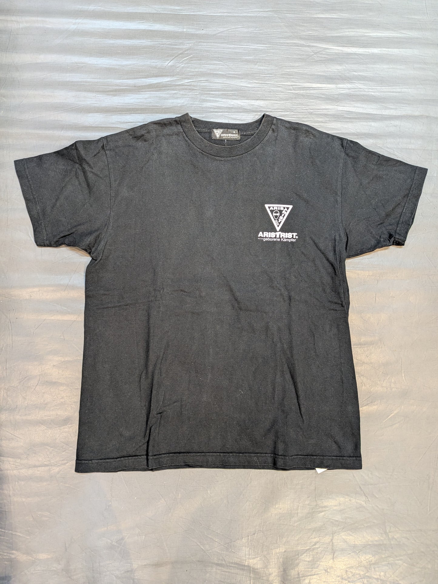 ARISTRIST AT ロゴ Tシャツ(ブラック)