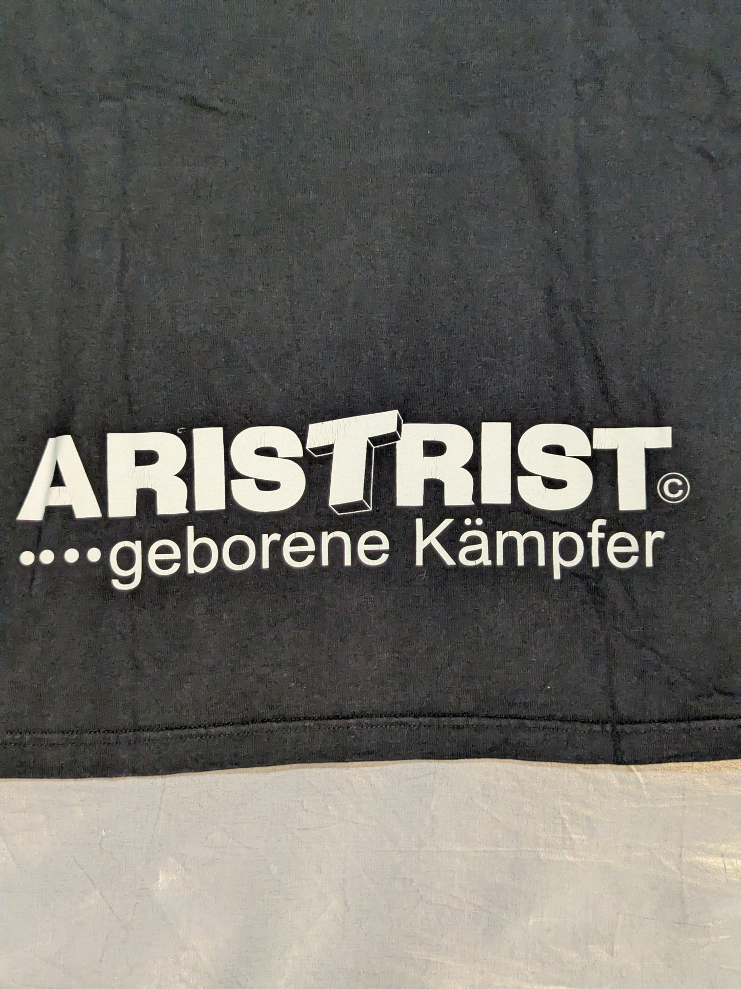 ARISTRIST AT ロゴ Tシャツ(ブラック)