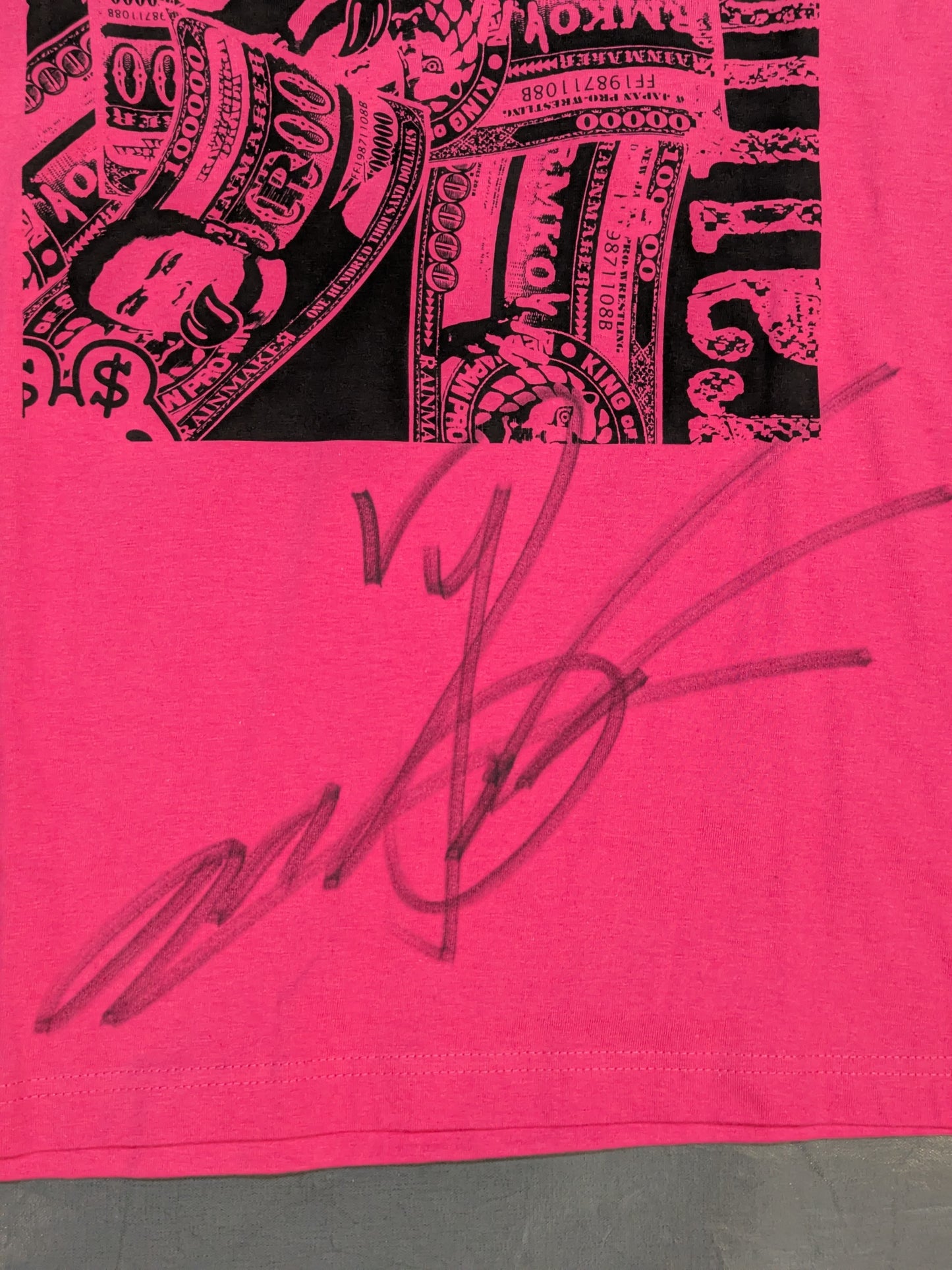 【hand signed autograph】 Kazuchika Okada " bookoo bucks T-shirt