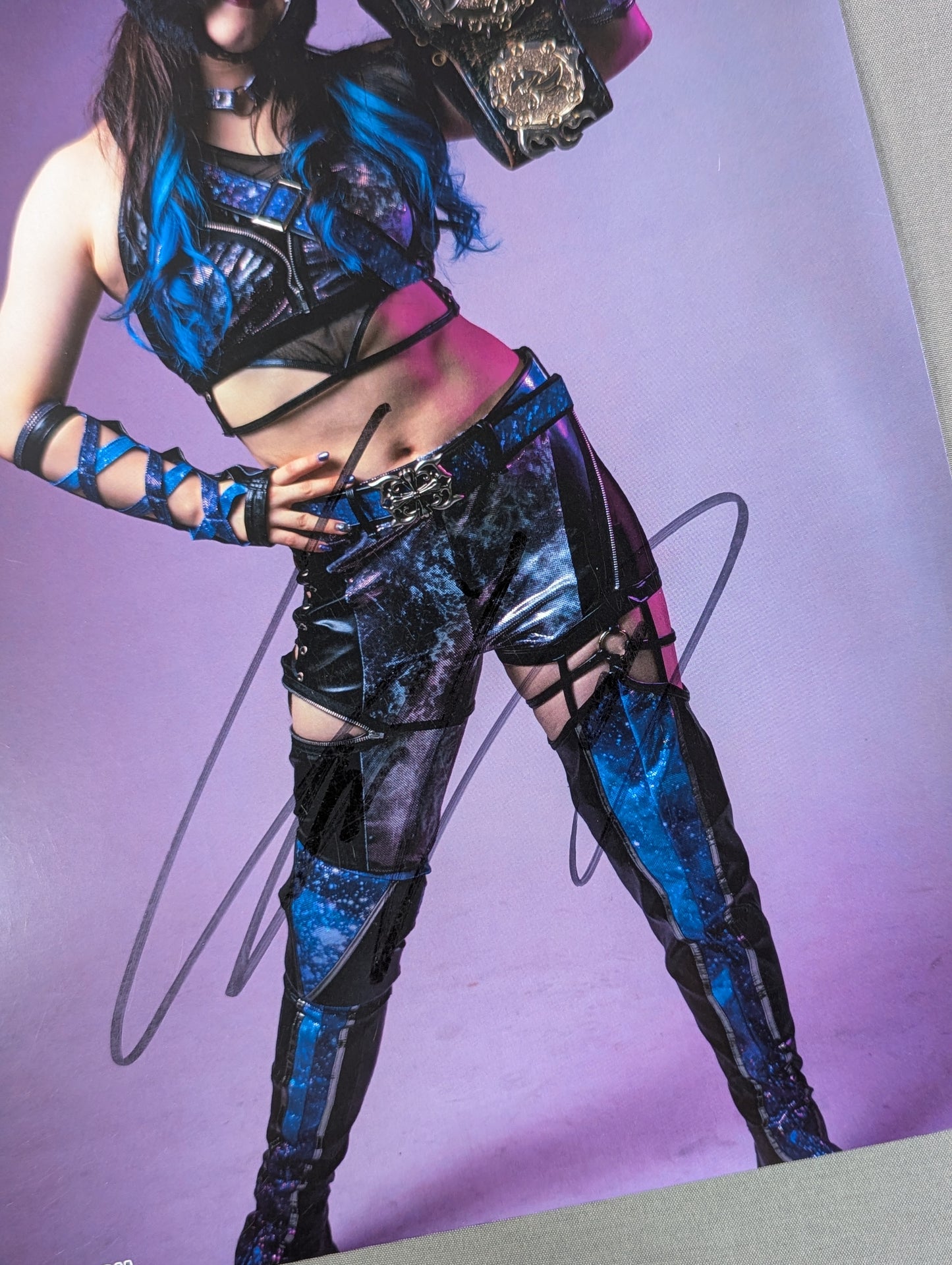 STARLIGHT KID  hand signed autograph  Stardom Pro-Photo  (F-9)