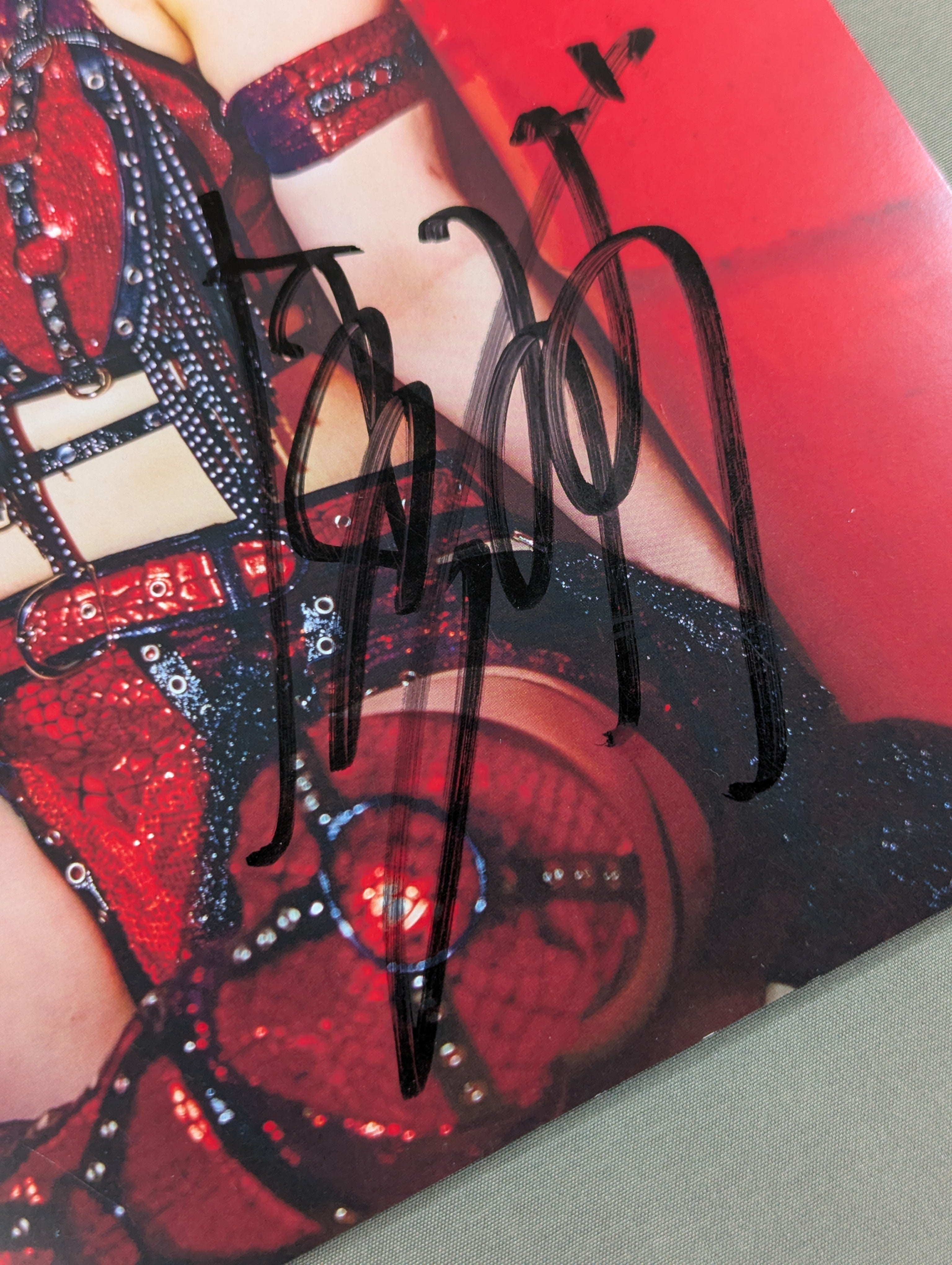 Suzu Suzuki hand signed autograph Starda Mu Pro-Photo (B-1) – 闘道館