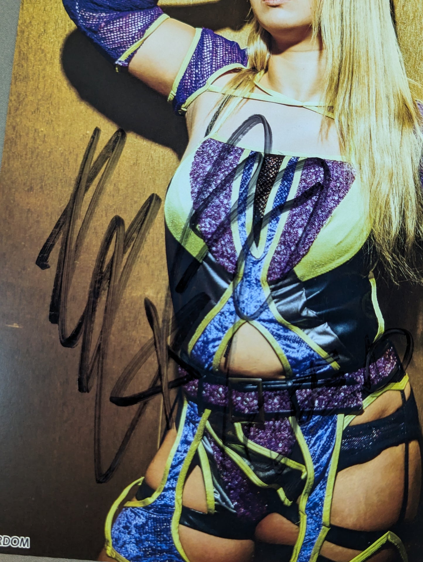 Momo Watanabe  hand signed autograph  Starda Mu Pro-Photo (M-2)