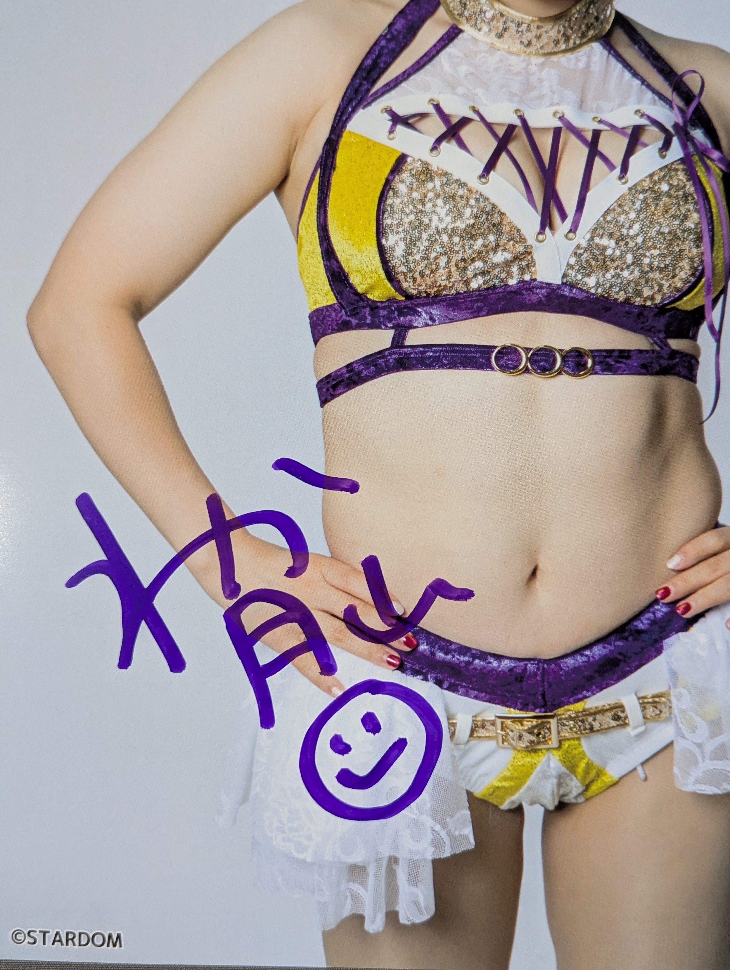 月山和香 直筆サイン入り スターダムポートレート(B-6) – 闘道館