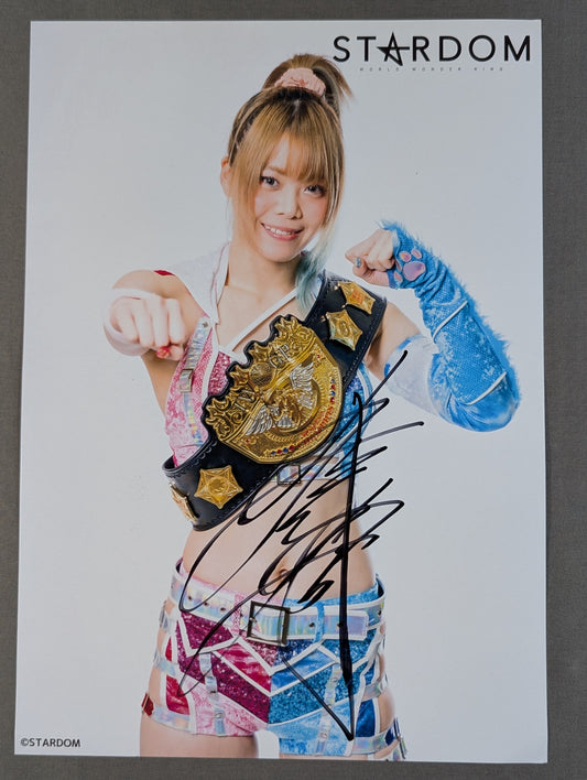 ★IWGP★ Mayu Iwatani  hand signed autograph Stardom Pro-Photo  (A-8)