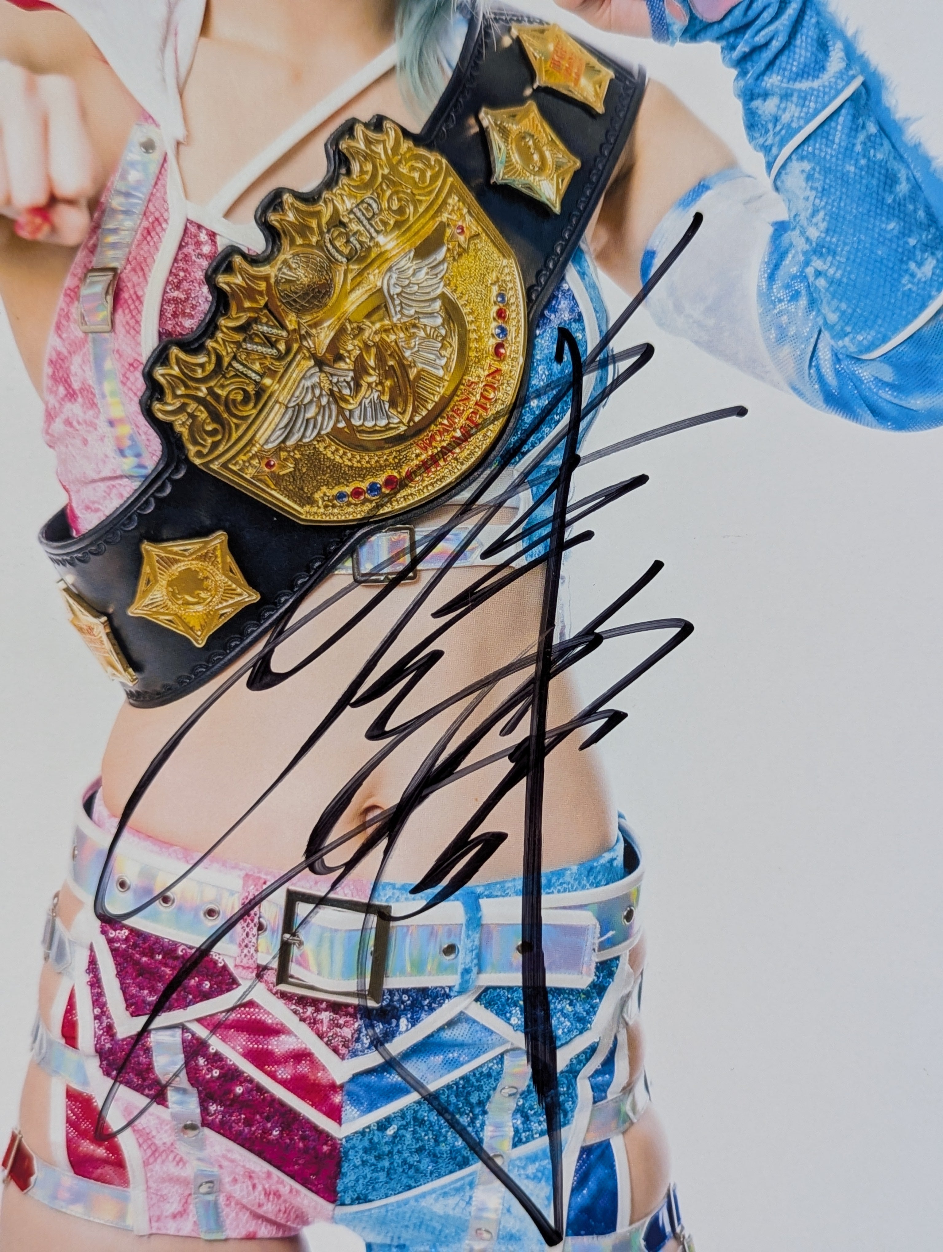 ☆IWGP☆ 岩谷麻優 直筆サイン入り スターダムポートレート(A-8) – 闘道館