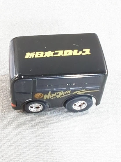 新日本プロレス 移動バスチョロQ