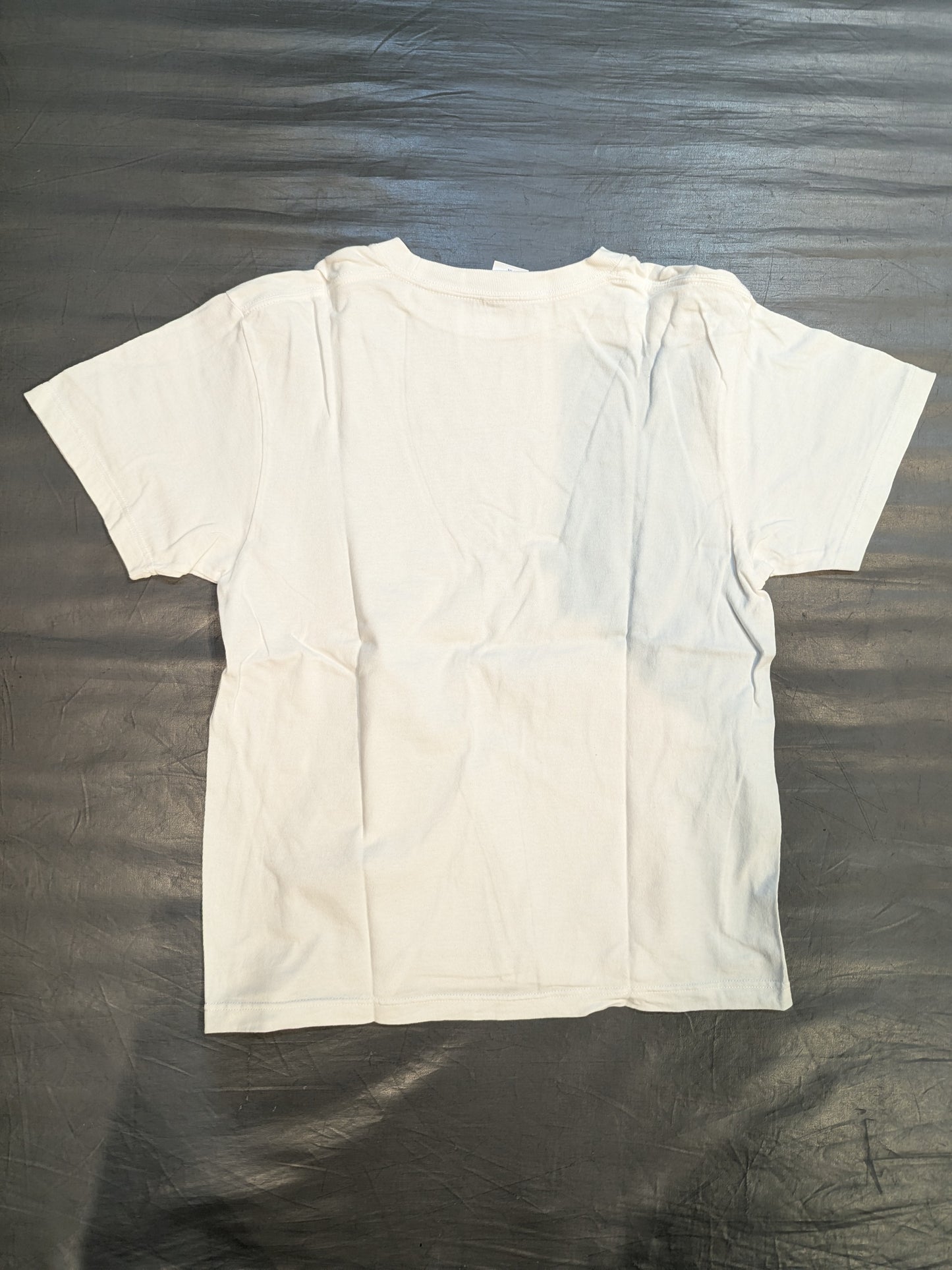 UNAGI SAYAKA: "Can I appraise it as sweeter than watermelon, deeper than the sea, and a bit scent?" T-shirt (White)