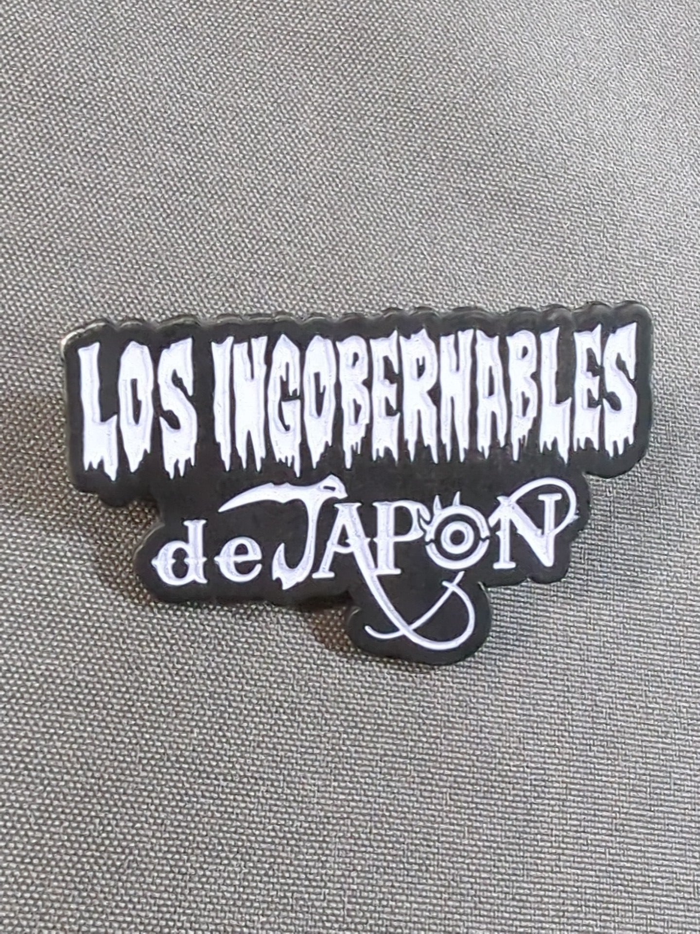 LOS INGOBERNABLES de JAPON ピンバッジ(ホワイト)
