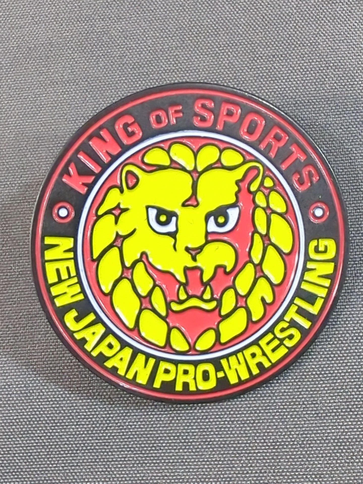 ★WRESTLING PINS★ NJPW Color ライオンマーク ピンバッジ