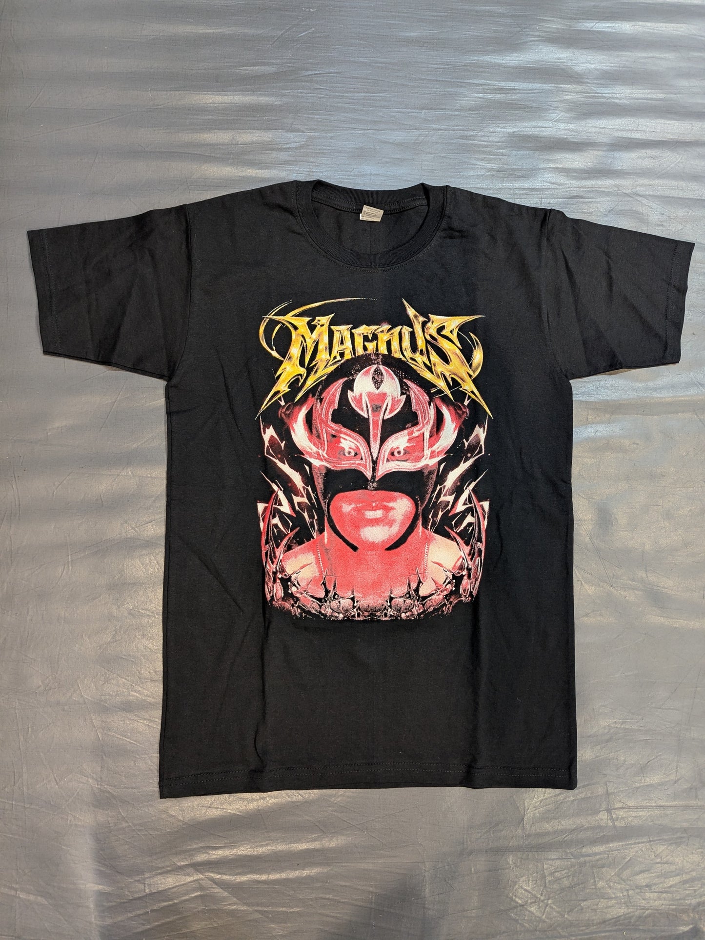 マグヌス ピクチャーTシャツ