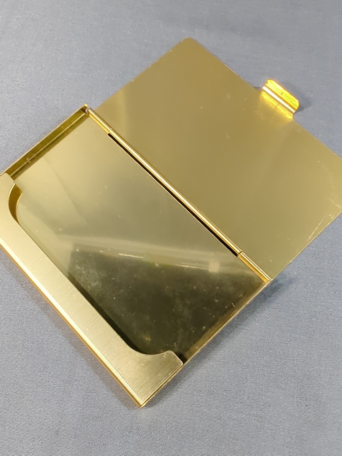 Lioness Asuka Business Card Holder