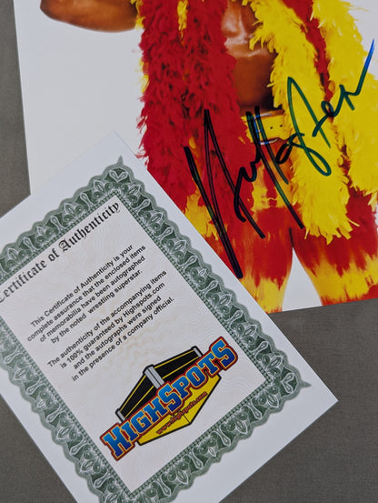 Hulk Hogan  hand signed autograph Pro-Photo 
