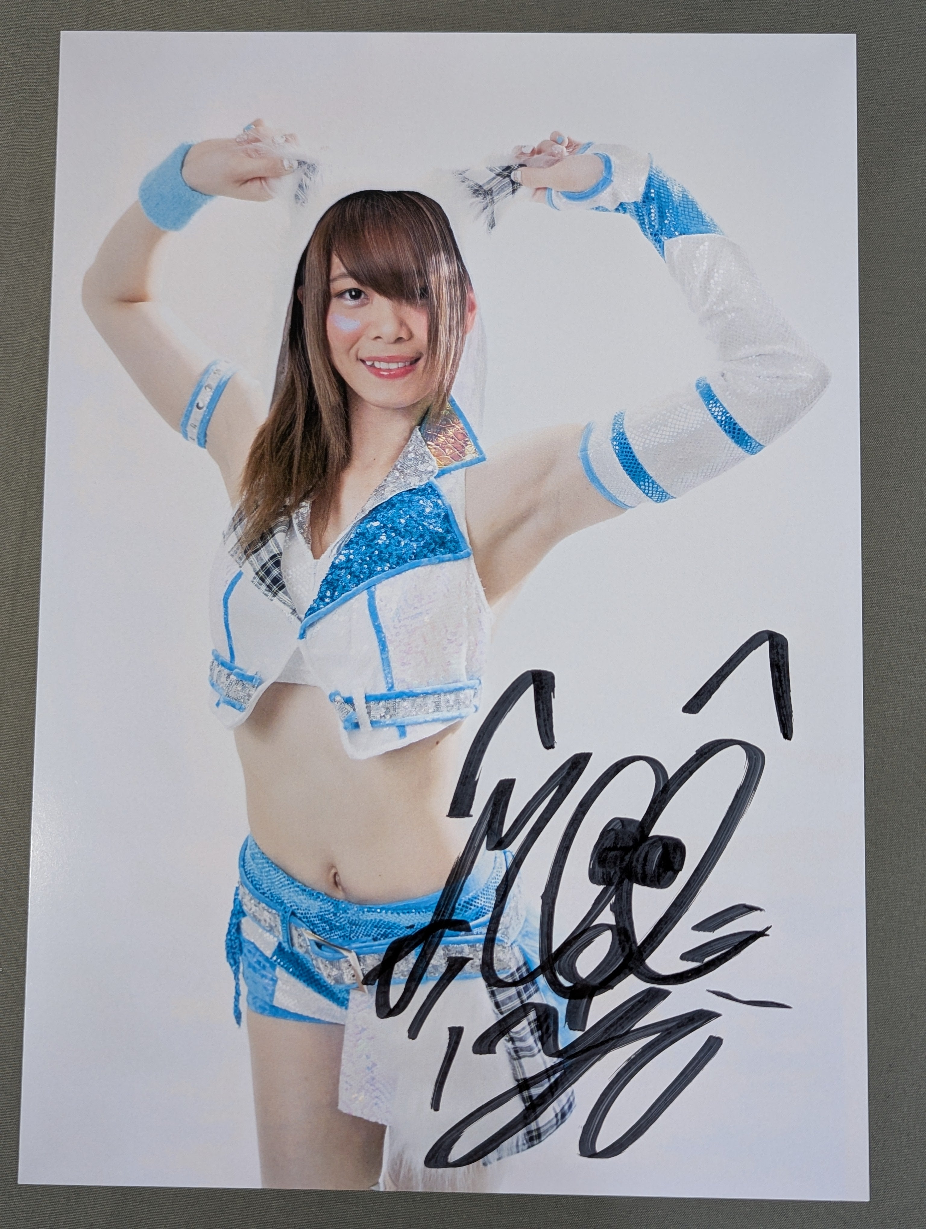 岩谷麻優 直筆サイン入り スターダムポートレート(B-4) – 闘道館
