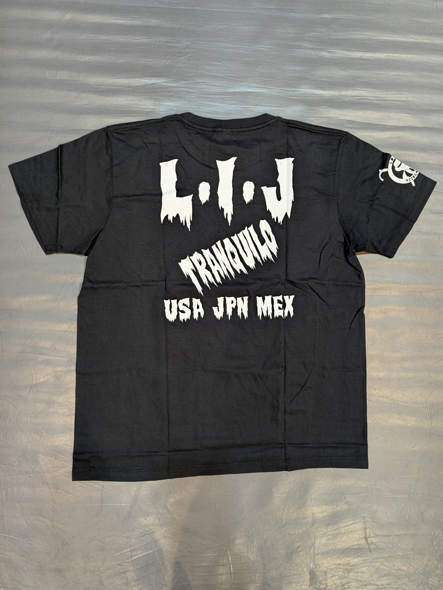 ロス・インゴベルナブレス・デ・ハポン Tシャツ(ブラック×ホワイト)