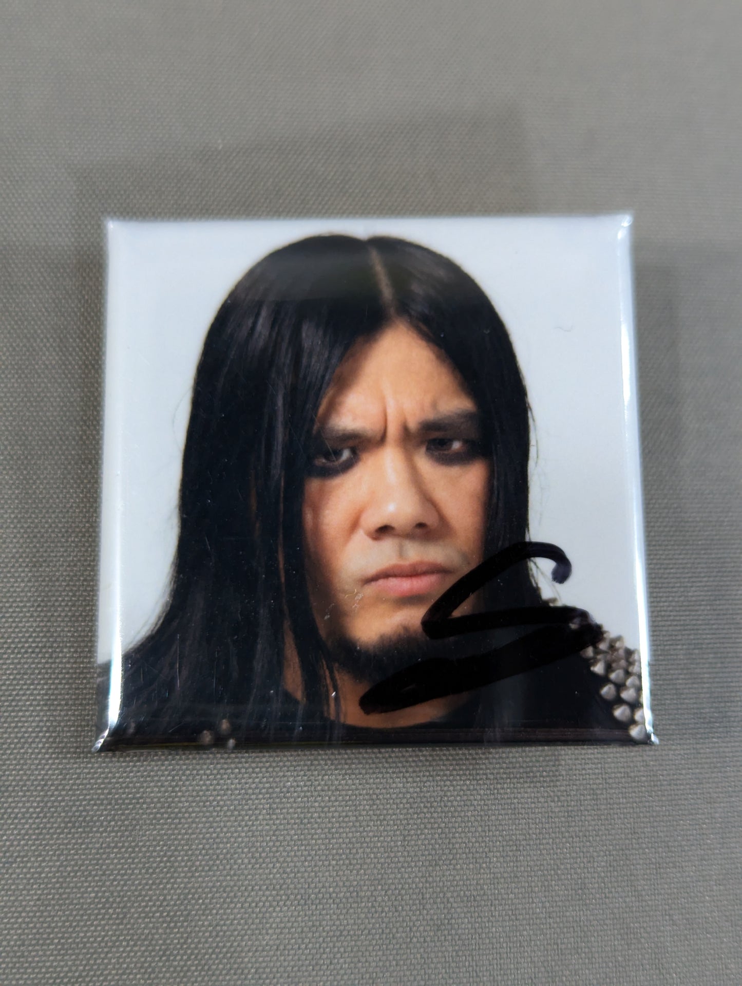 【直筆サイン入り】佐々木大輔 証明写真風ランダム缶バッジ