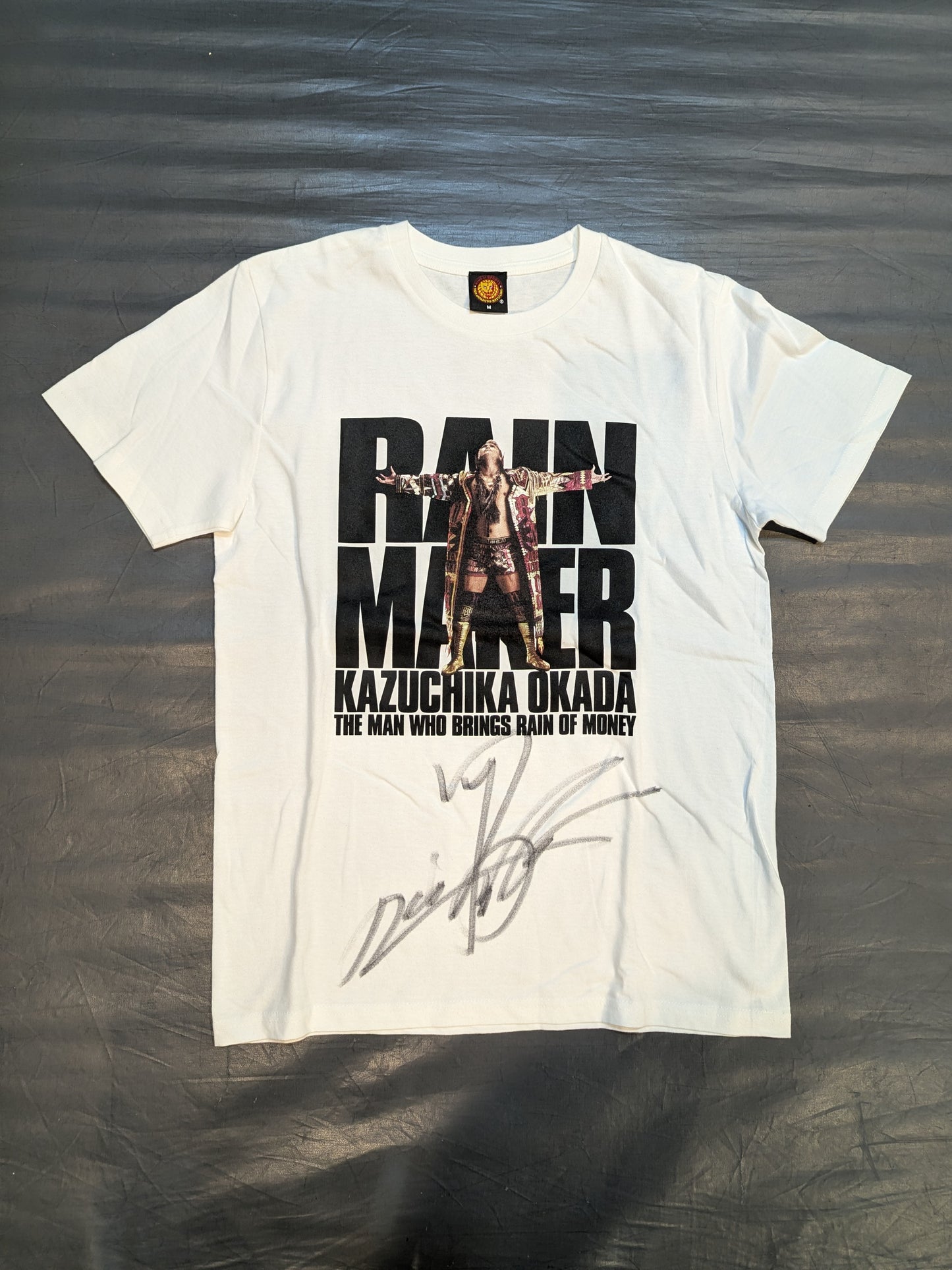 【hand signed autograph】 Kazuchika Okada " KORM" T-shirt