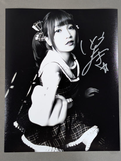 Maki Ito  hand signed autograph Pro-Photo (3)