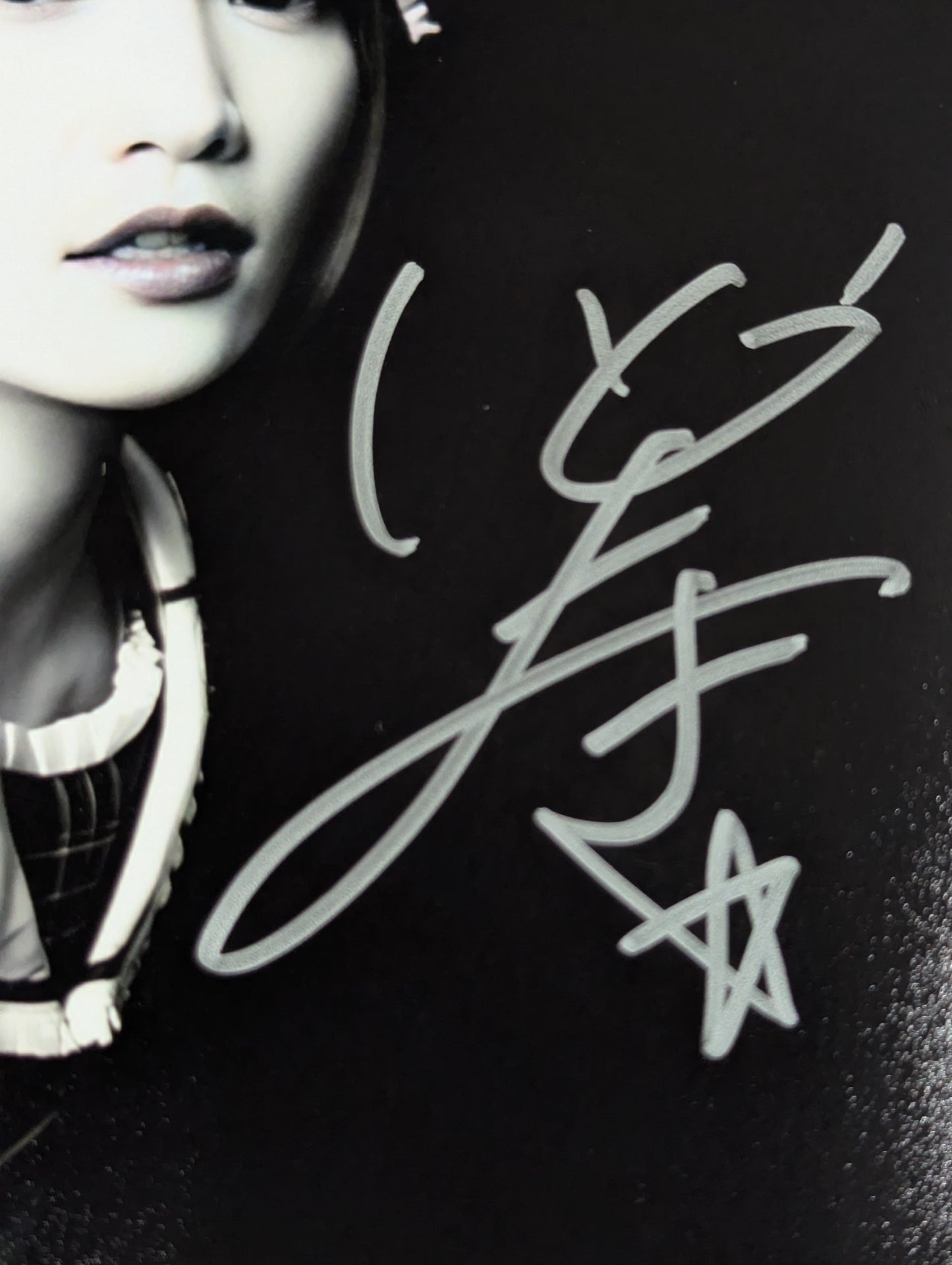 Maki Ito  hand signed autograph Pro-Photo (3)