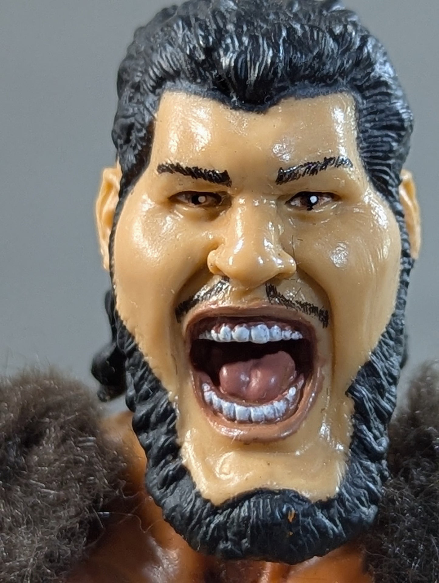 ジャイアント・ゴンザレス (茶色パンツ)