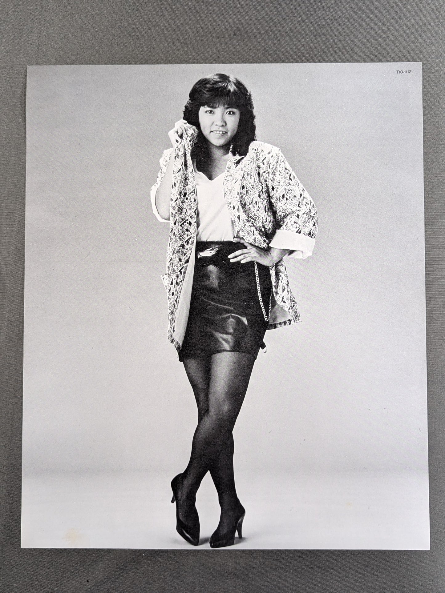 ★ Hand signed autograph ・TOSHIBA EMI cardboard with ★ urban meteor (horoscope magic) / Rumi Kazama