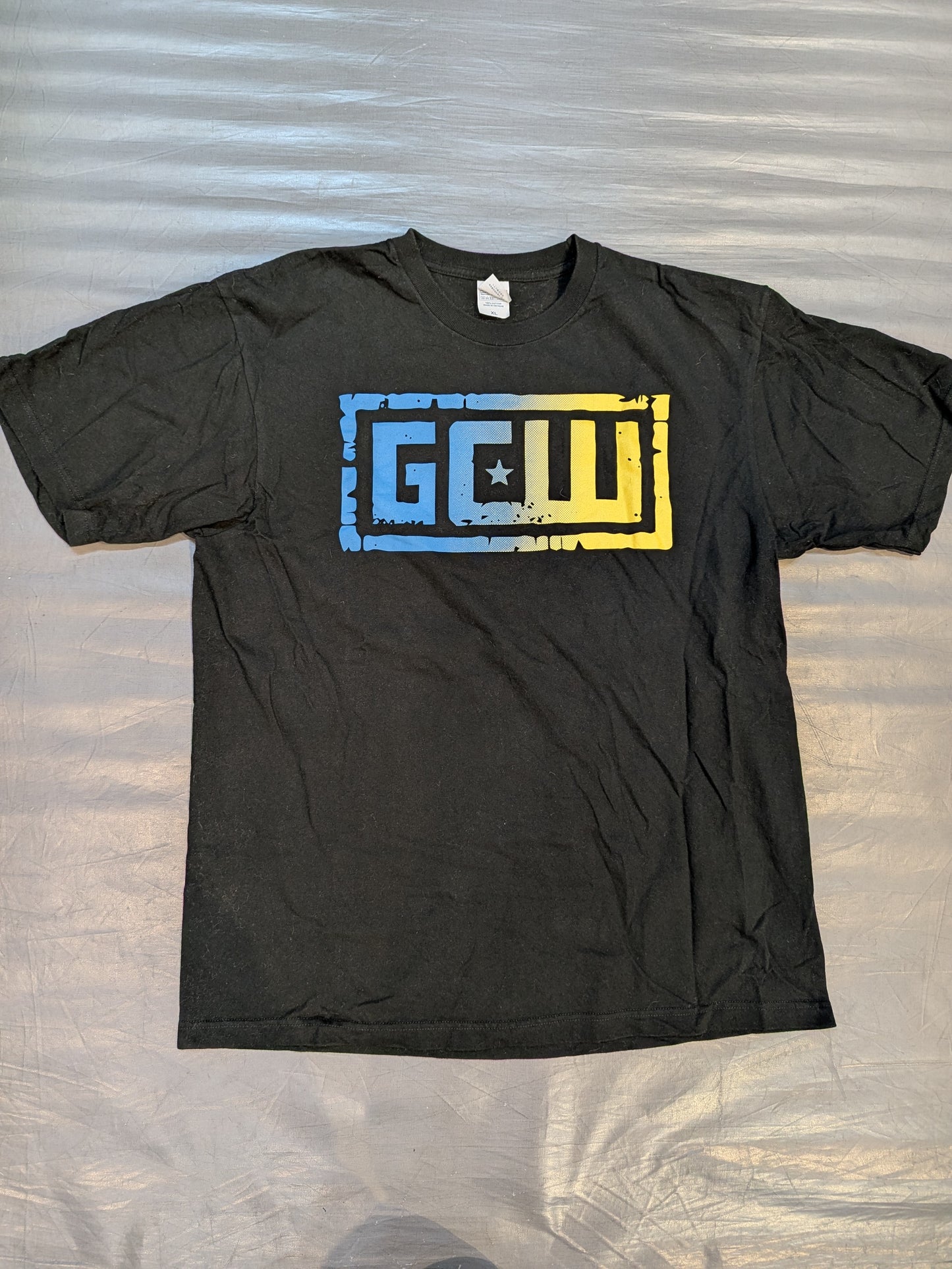 GCW ロゴTシャツ⑧(ブラック×ブルー×イエロー)