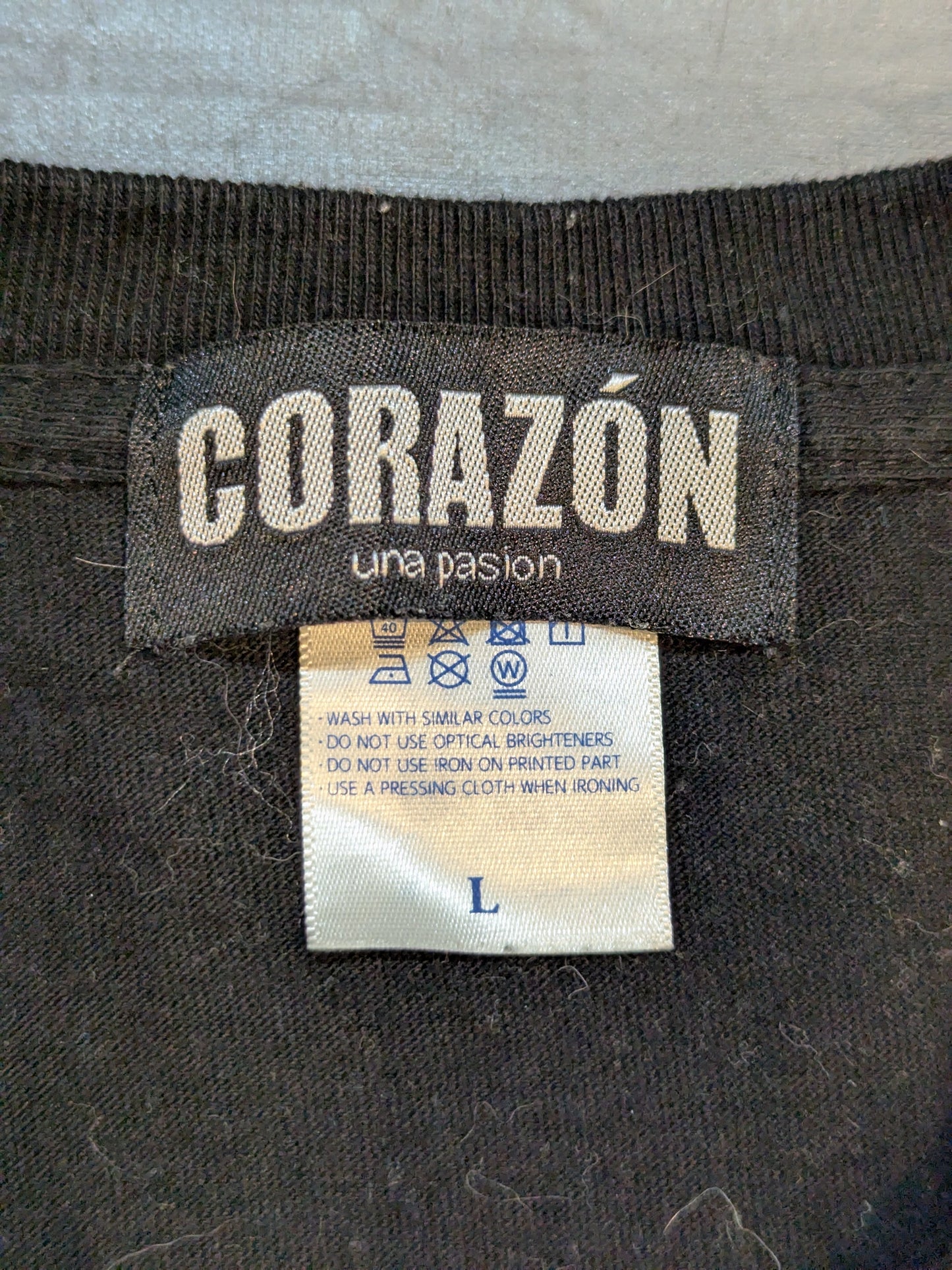 ビオレント・ジャック×CORAZON」イラストTシャツ(ブラック)