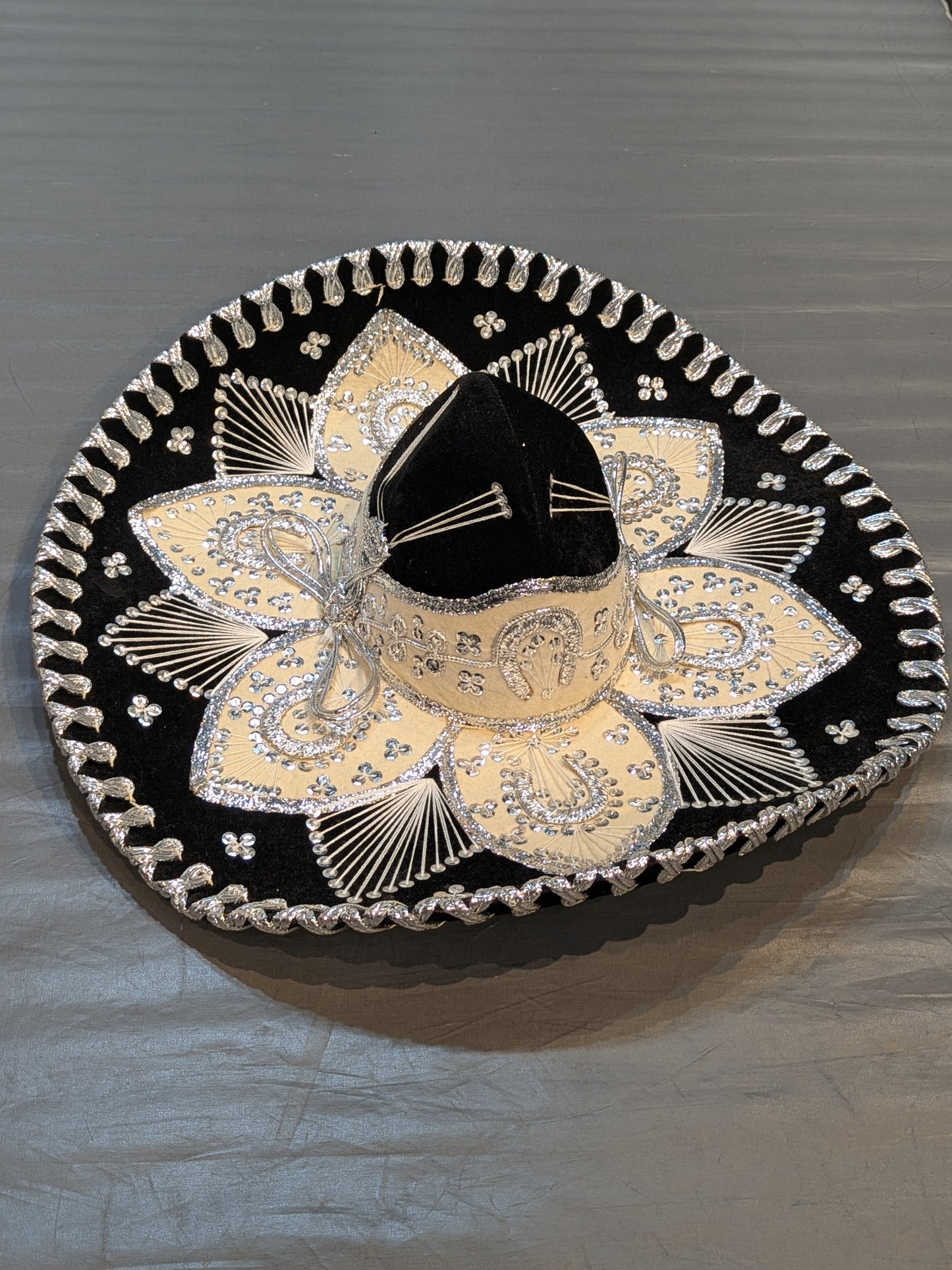 [Ultimo Dragon hand signed autograph] Sombrero (Black & Silver)