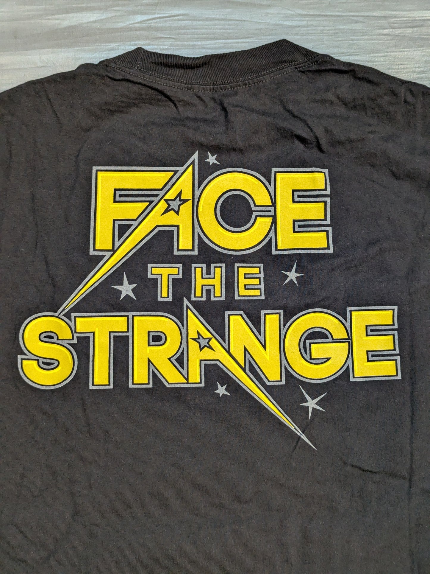 Stardust "FACE THE STRANGE" Illustration T-Shirt (WWE (2013) / Black)