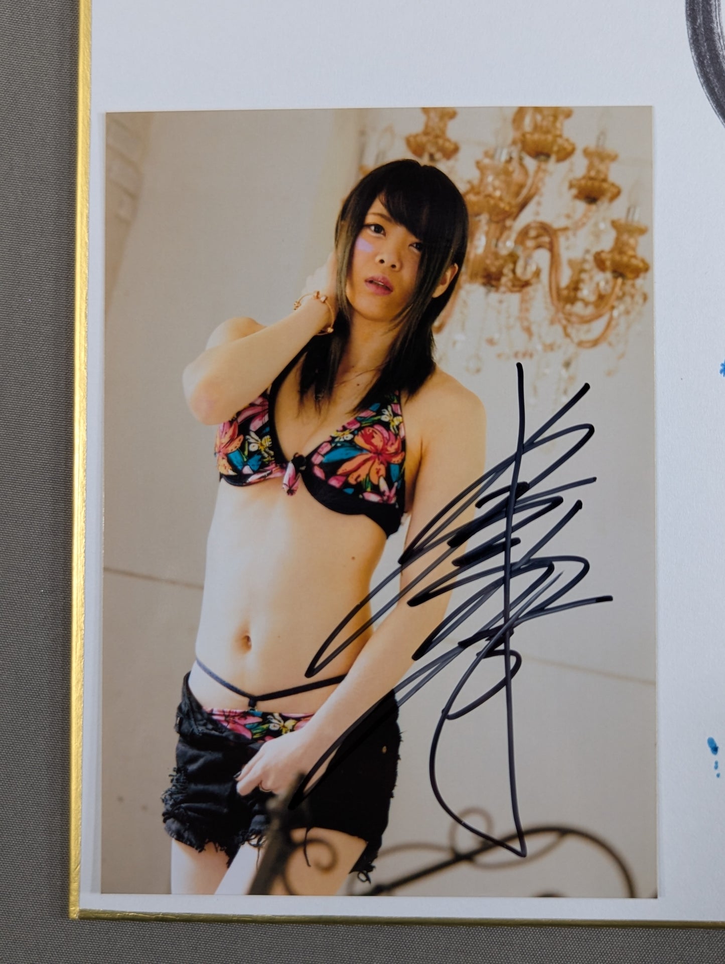 ★ Handprint Shikishi ( Autograph board ) & Mayu Iwatani with ★ limited photo