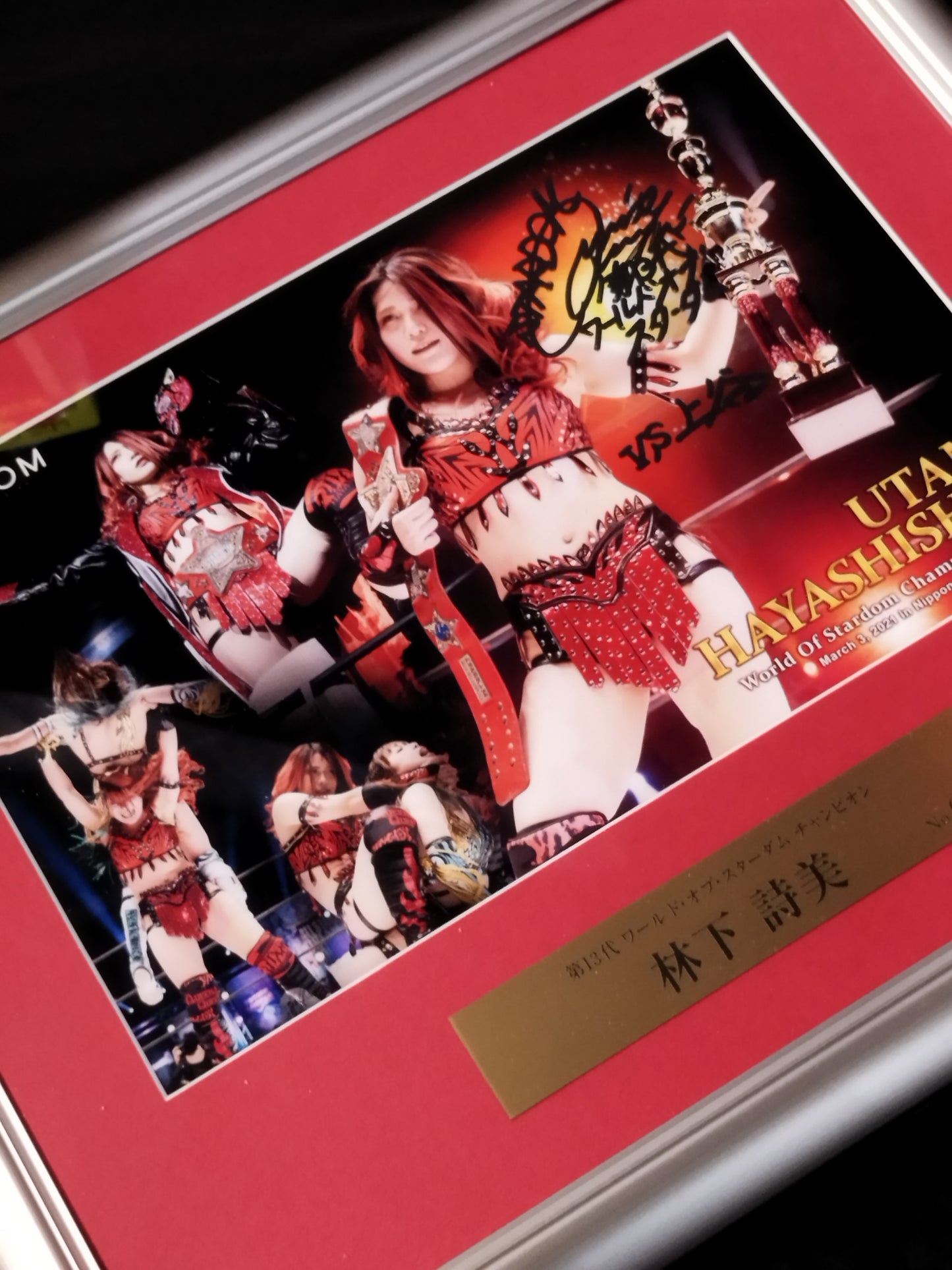 Utami Hayashishita  hand signed autograph  Commemorative Photo Frame (vs. Saya Kamitani match)
