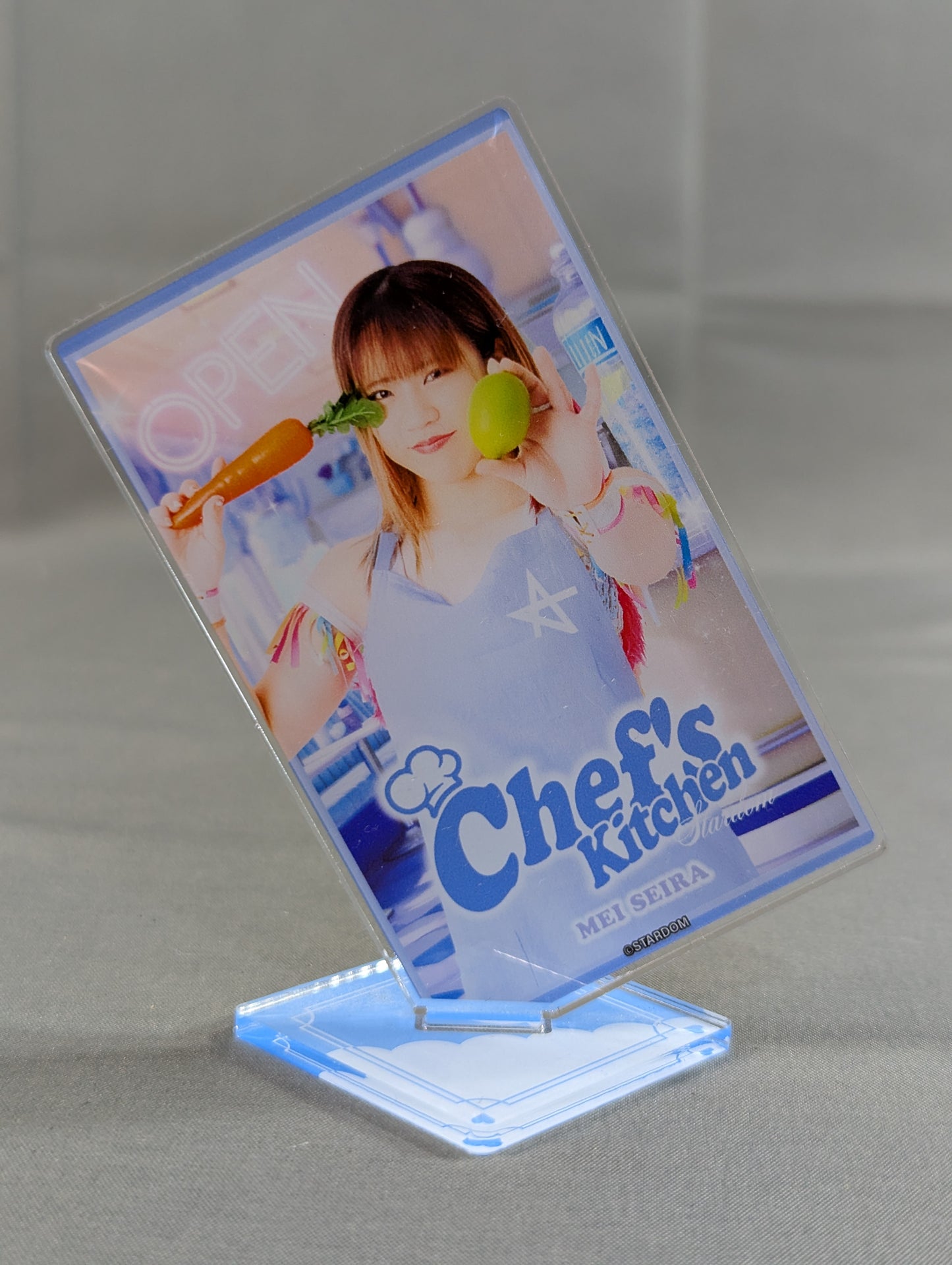 星来芽依 STARDOM CARD PARTY アクリルスタンド Chef’s Kitchen