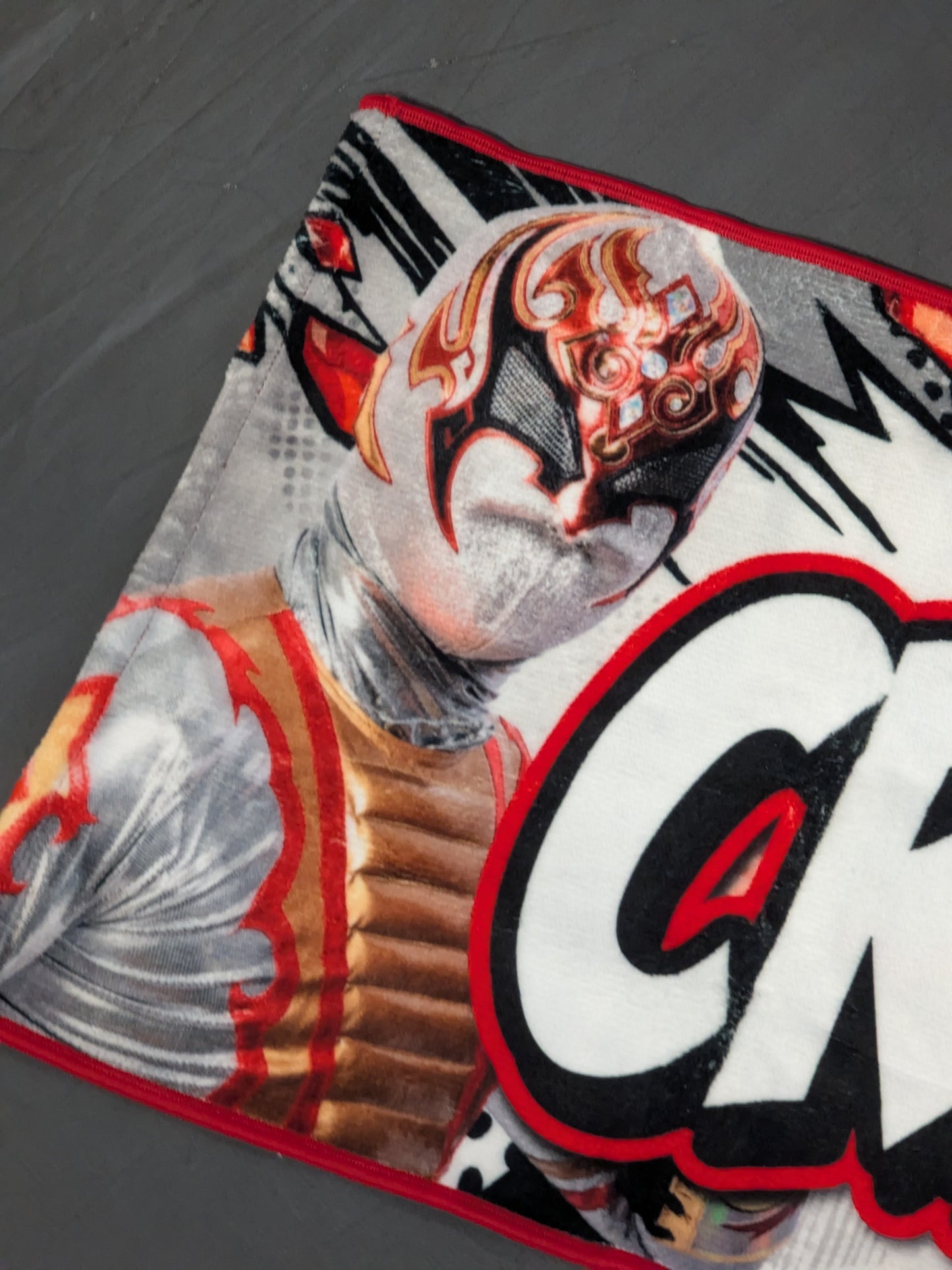 Cristóbal fighters support towel