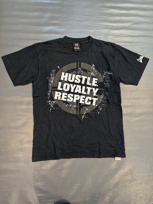ジョン・シナ「HUSTLE ROYALTY RESPECT」Tシャツ(WWE(2000s) / ブラック)