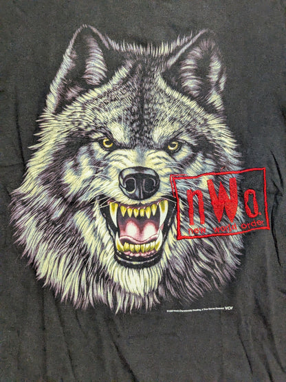 nWo ウルフパックピクチャーTシャツ(WCW(1998) / チャコール)