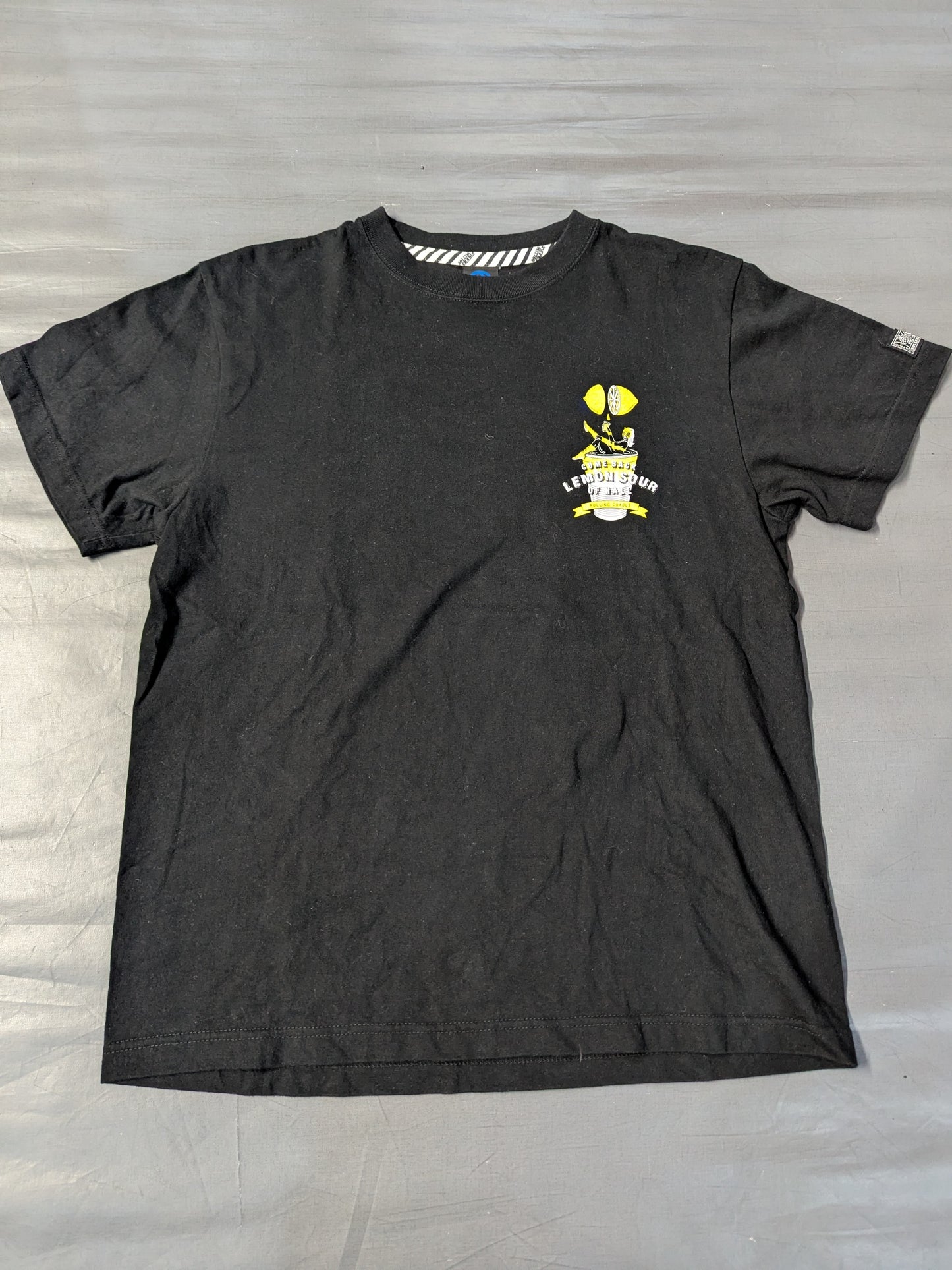 もつ焼でん×ROLLING CRADLE「レモンサワー」コラボTシャツ(ブラック)