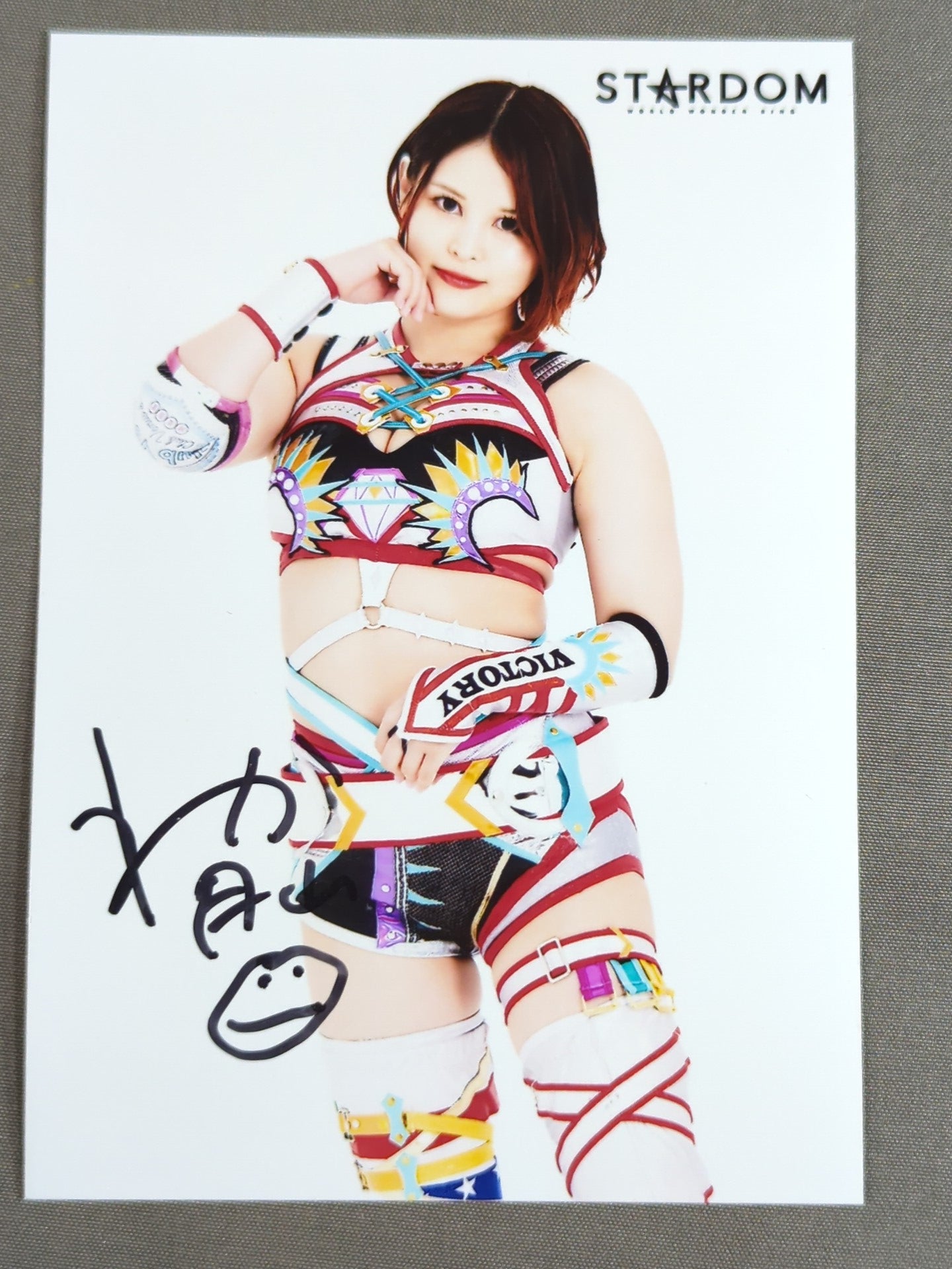 月山和香 直筆サイン入り ブロマイド(A-1)